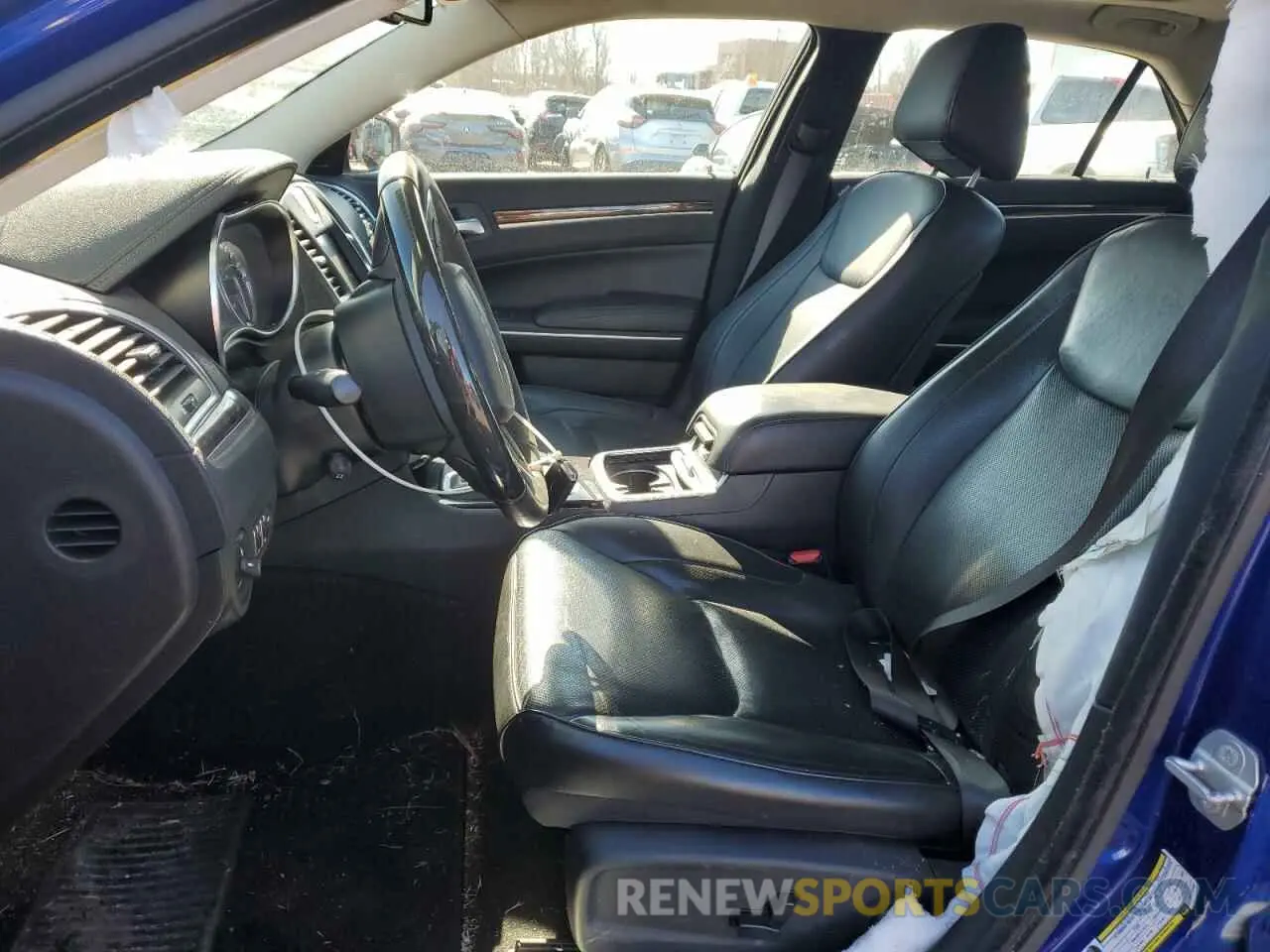 7 Photograph of a damaged car 2C3CCAKG9KH722784 CHRYSLER 300 2019
