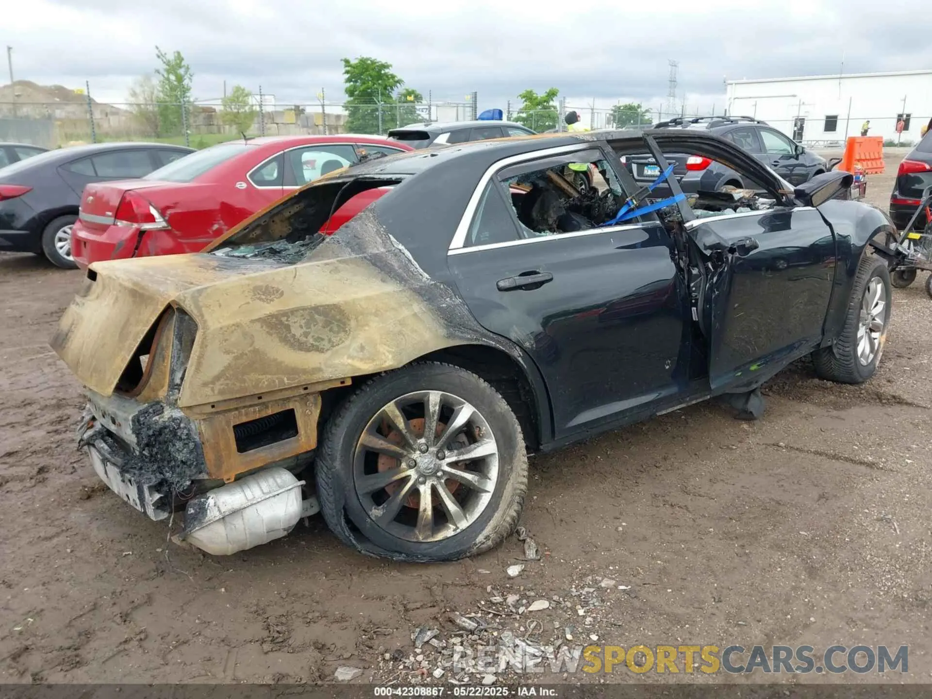 4 Photograph of a damaged car 2C3CCARG0KH723098 CHRYSLER 300 2019