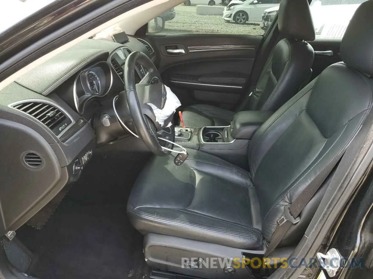 7 Photograph of a damaged car 2C3CCARG1KH548957 CHRYSLER 300 2019