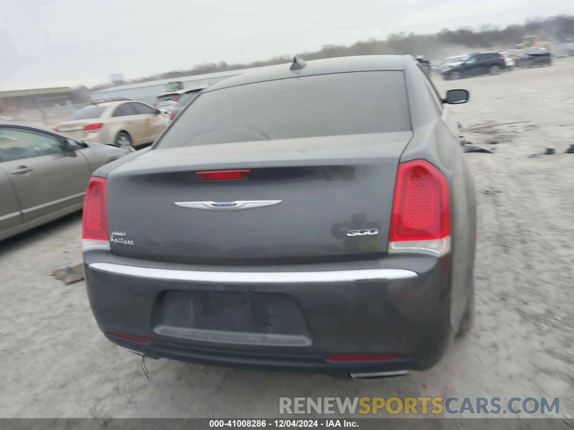 16 Photograph of a damaged car 2C3CCARG1KH611054 CHRYSLER 300 2019