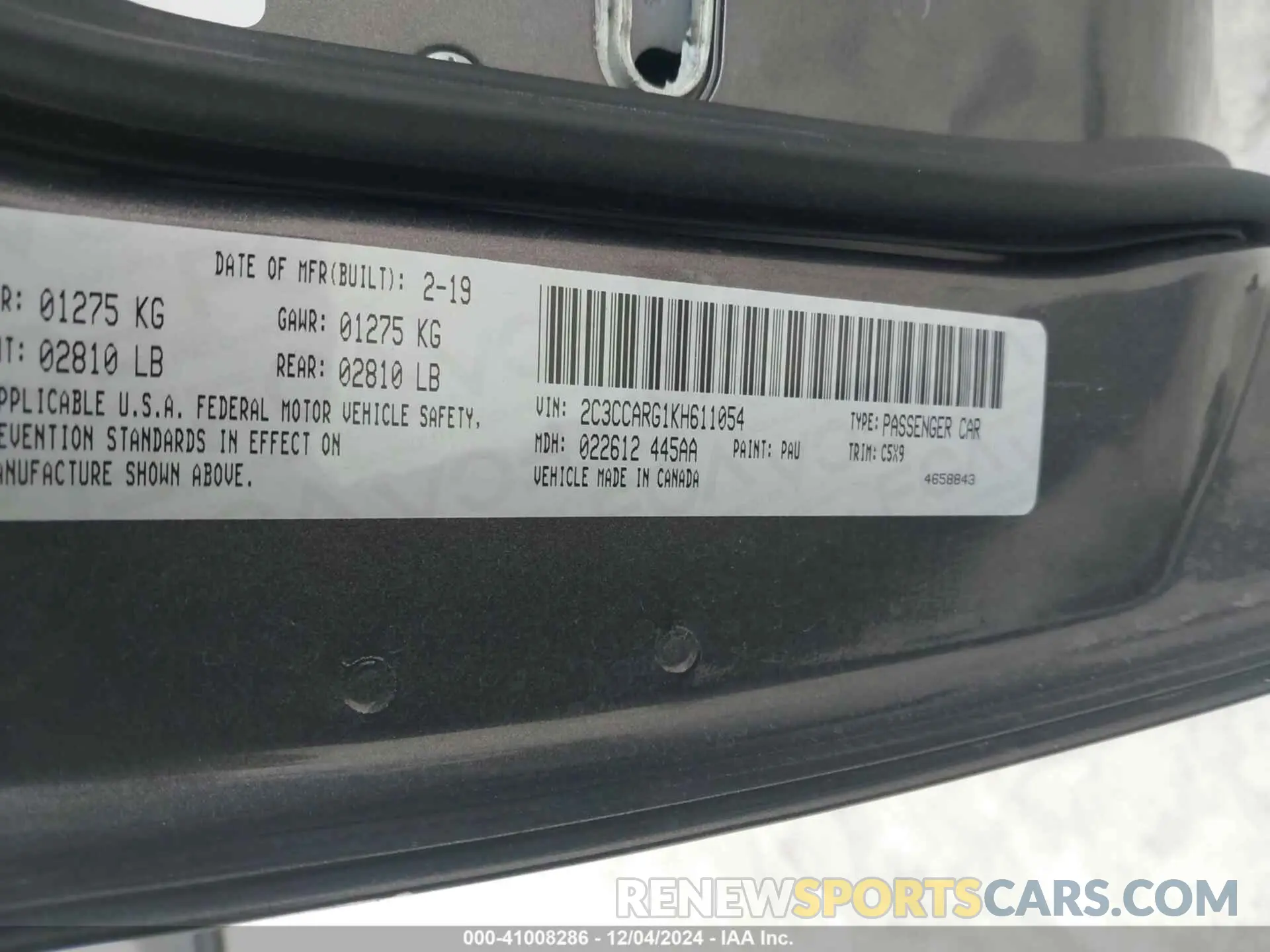 9 Photograph of a damaged car 2C3CCARG1KH611054 CHRYSLER 300 2019