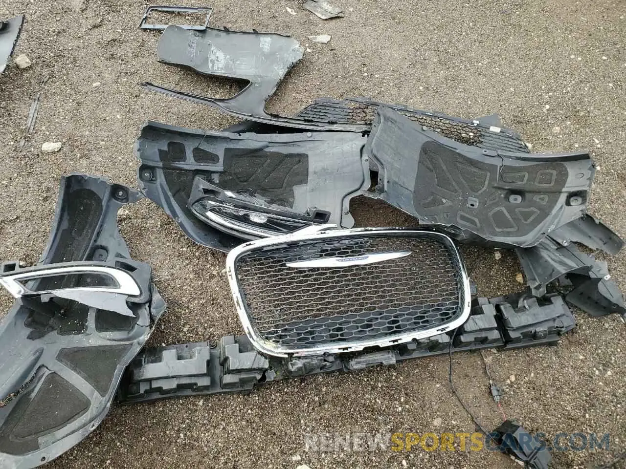 14 Photograph of a damaged car 2C3CCARG2KH714466 CHRYSLER 300 2019