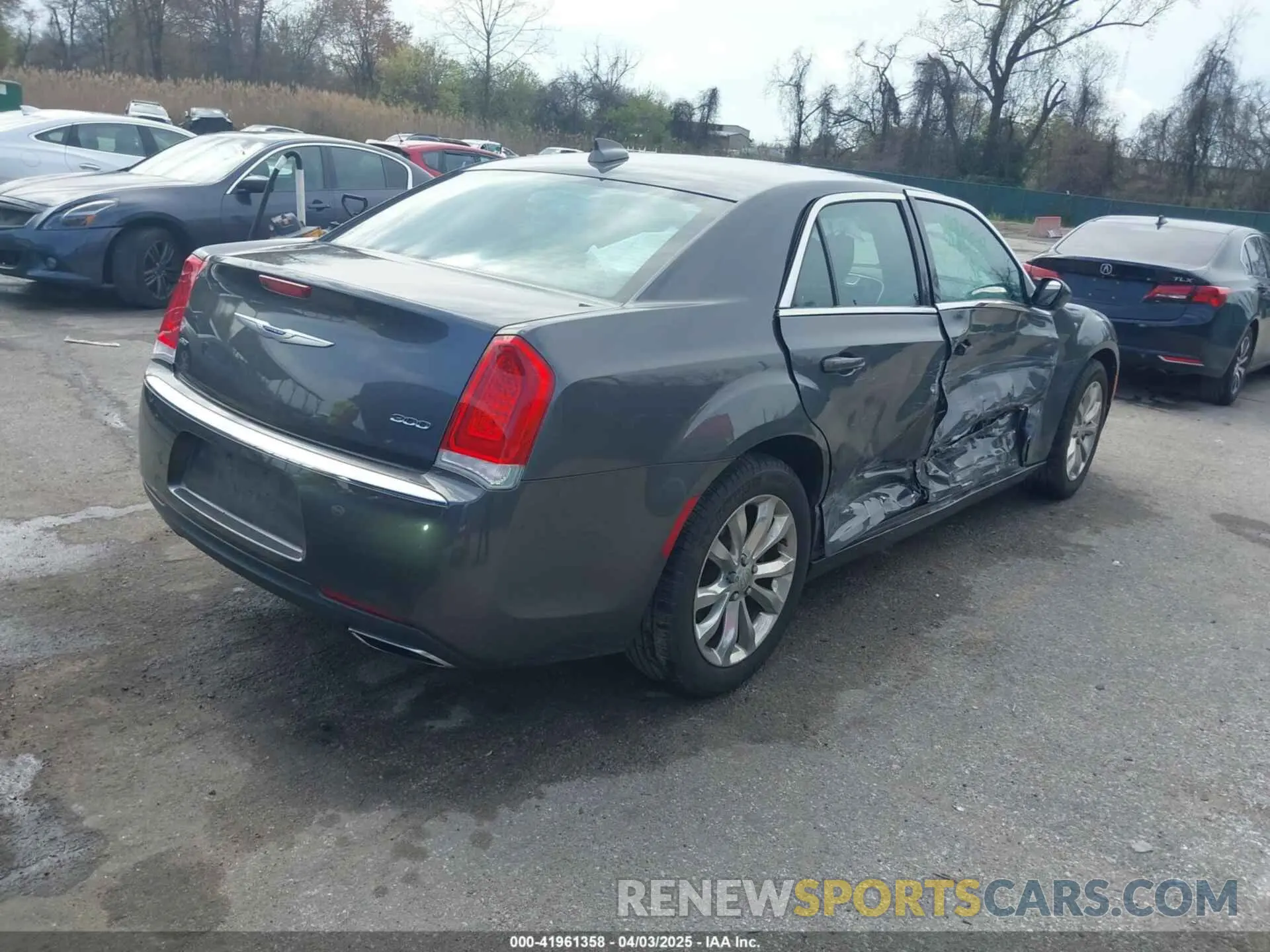 4 Photograph of a damaged car 2C3CCARG3KH581149 CHRYSLER 300 2019