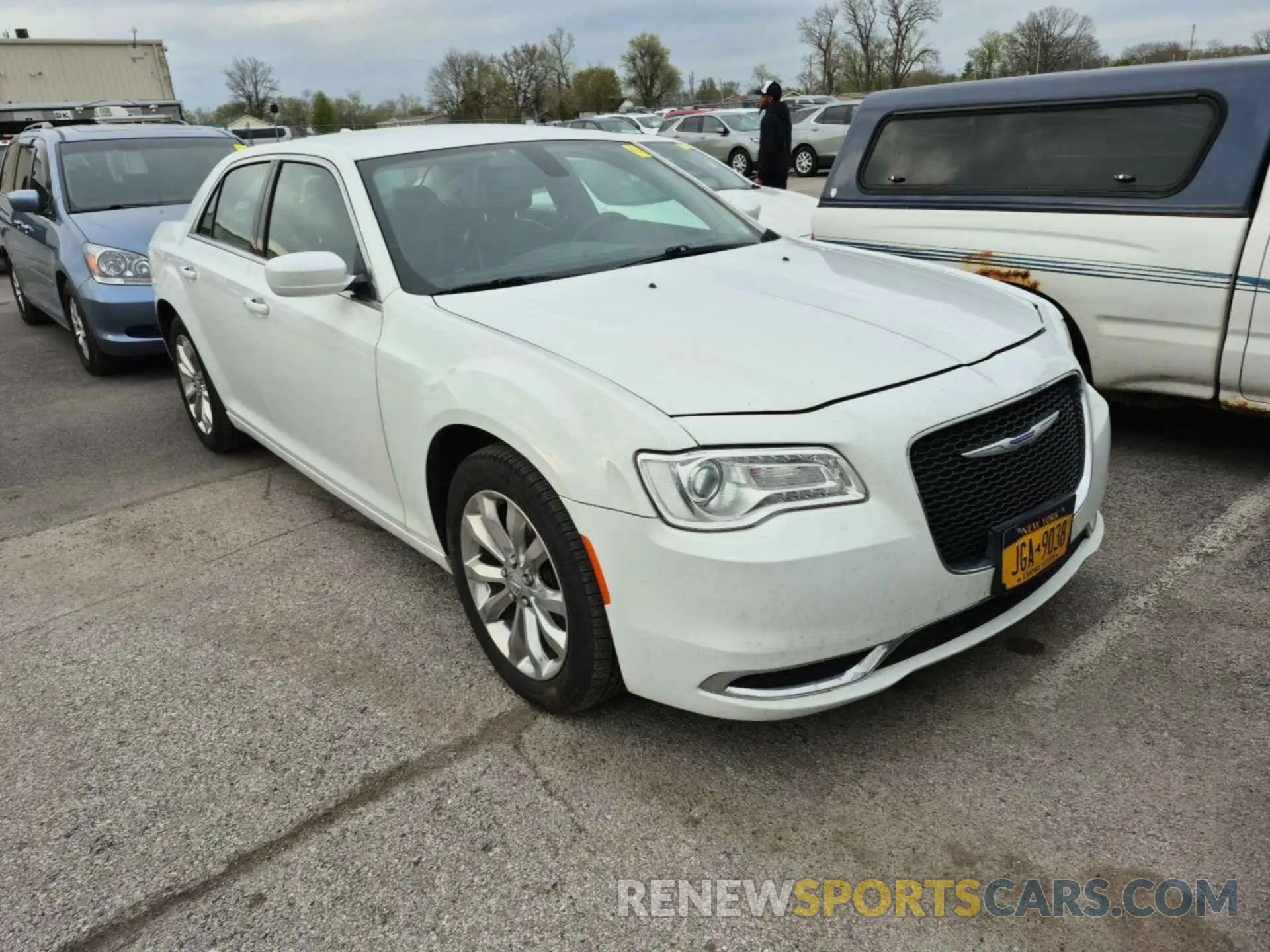 23 Photograph of a damaged car 2C3CCARG6KH618257 CHRYSLER 300 2019