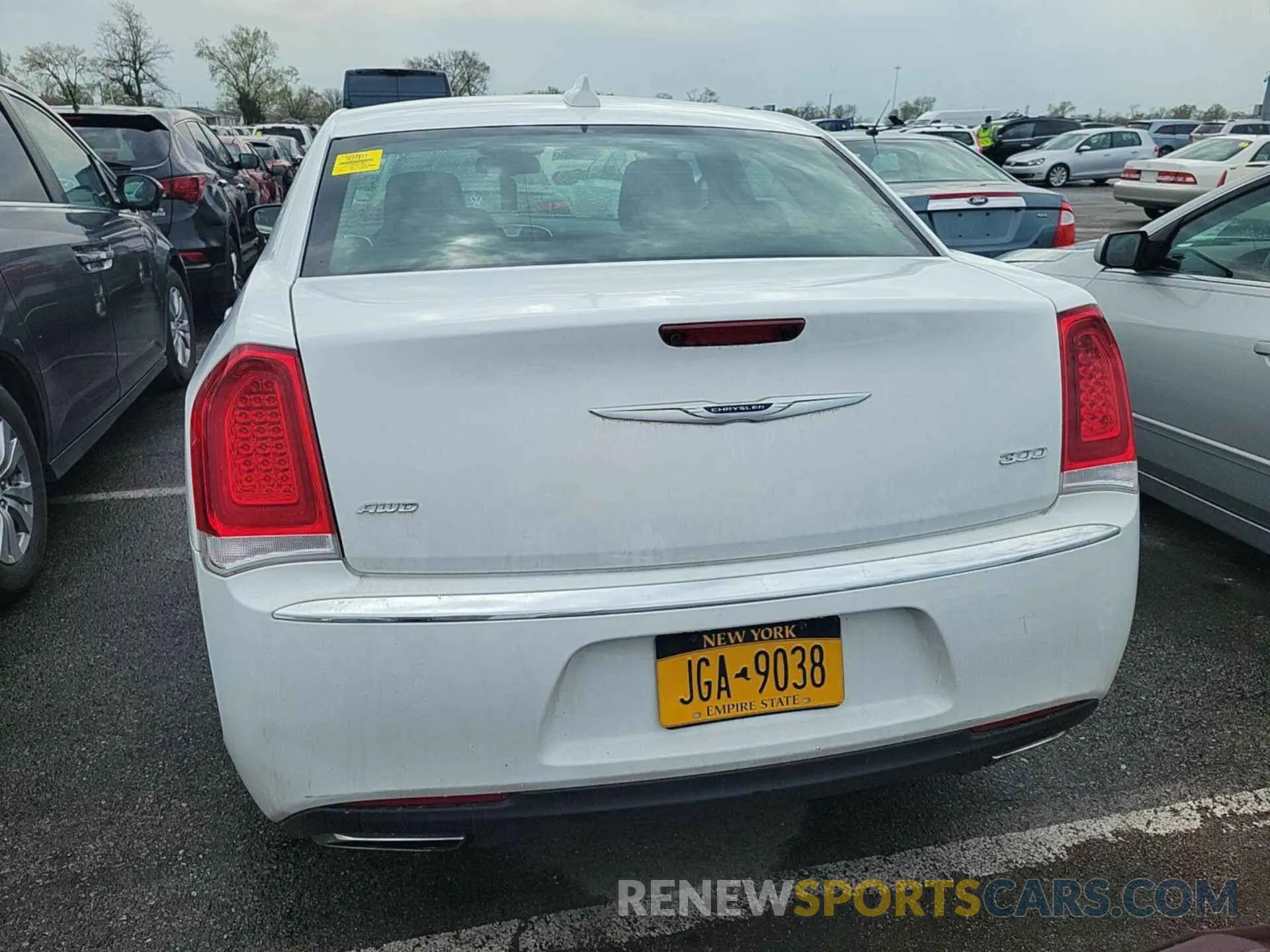 27 Photograph of a damaged car 2C3CCARG6KH618257 CHRYSLER 300 2019