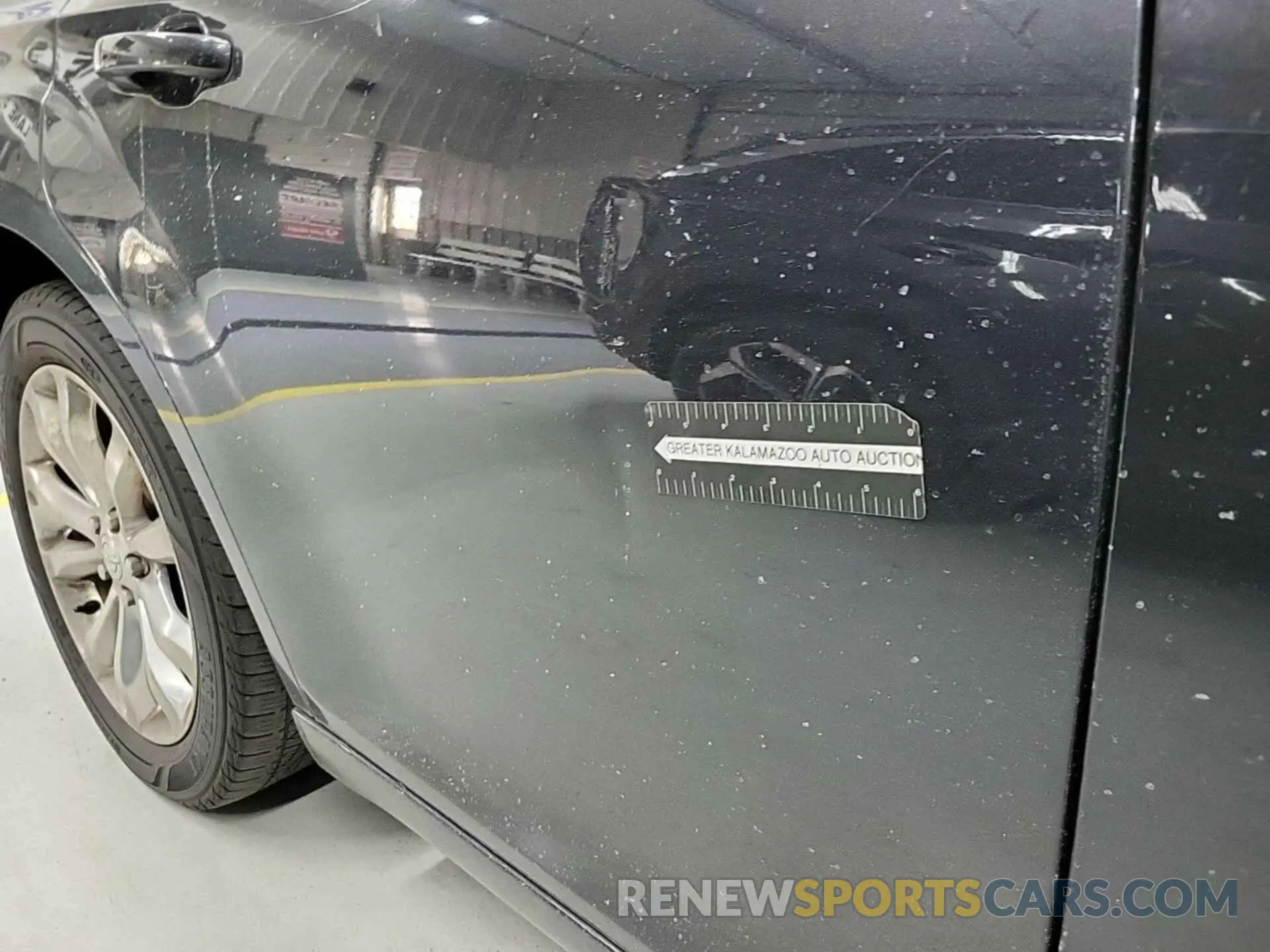 14 Photograph of a damaged car 2C3CCARG7KH556447 CHRYSLER 300 2019