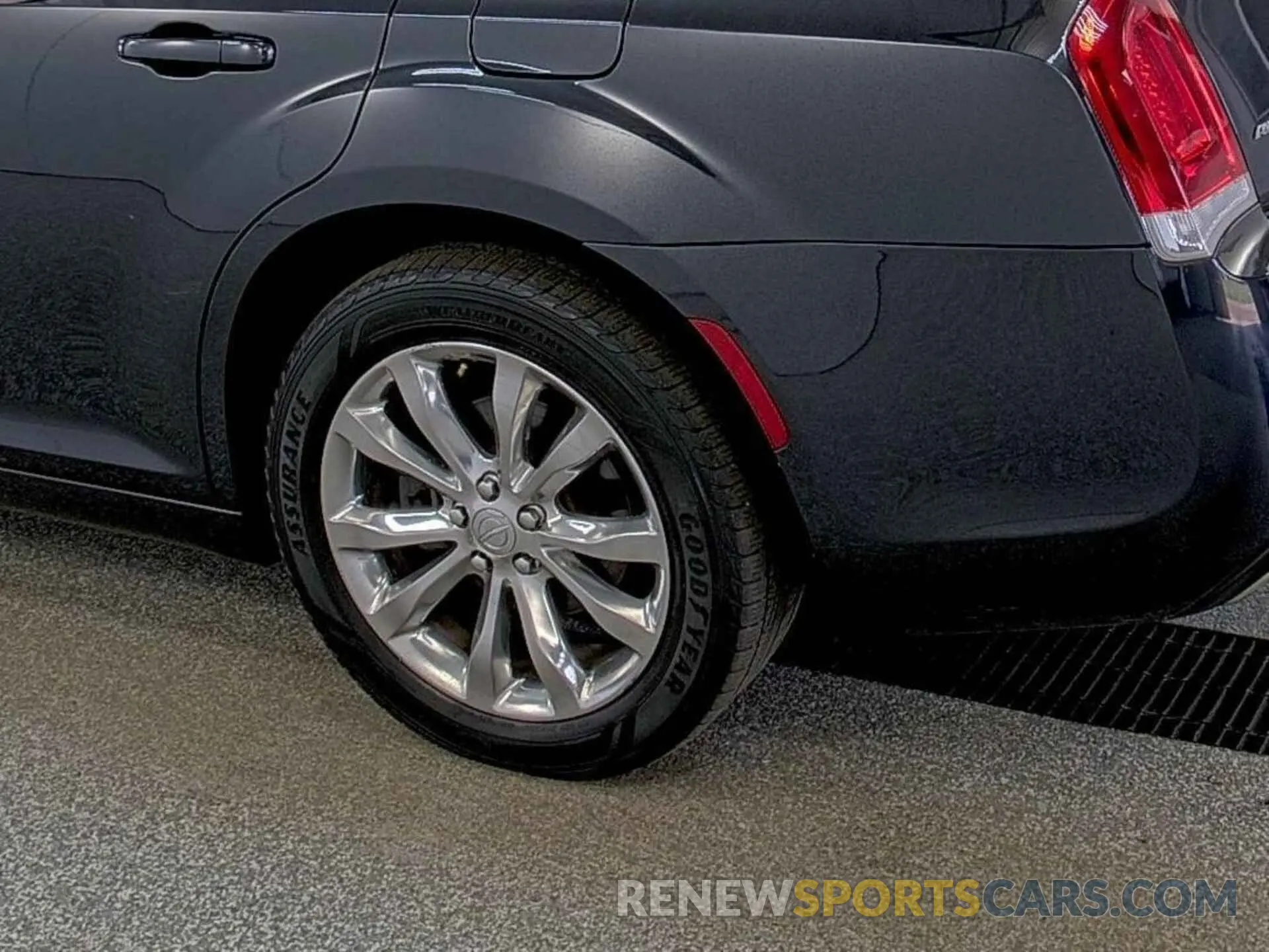 26 Photograph of a damaged car 2C3CCARG7KH556447 CHRYSLER 300 2019