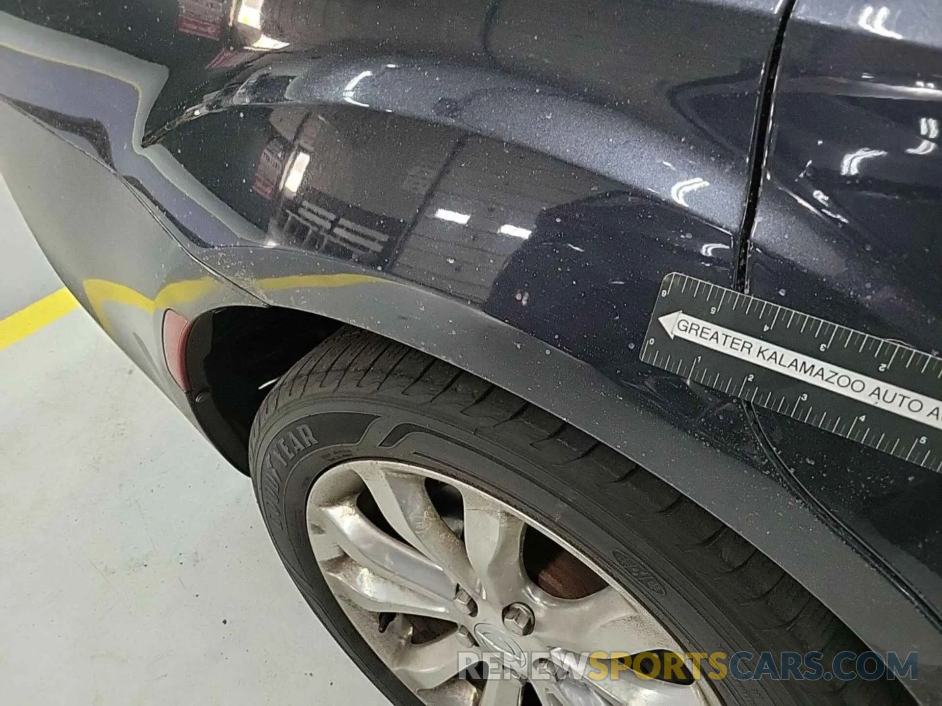 27 Photograph of a damaged car 2C3CCARG7KH556447 CHRYSLER 300 2019