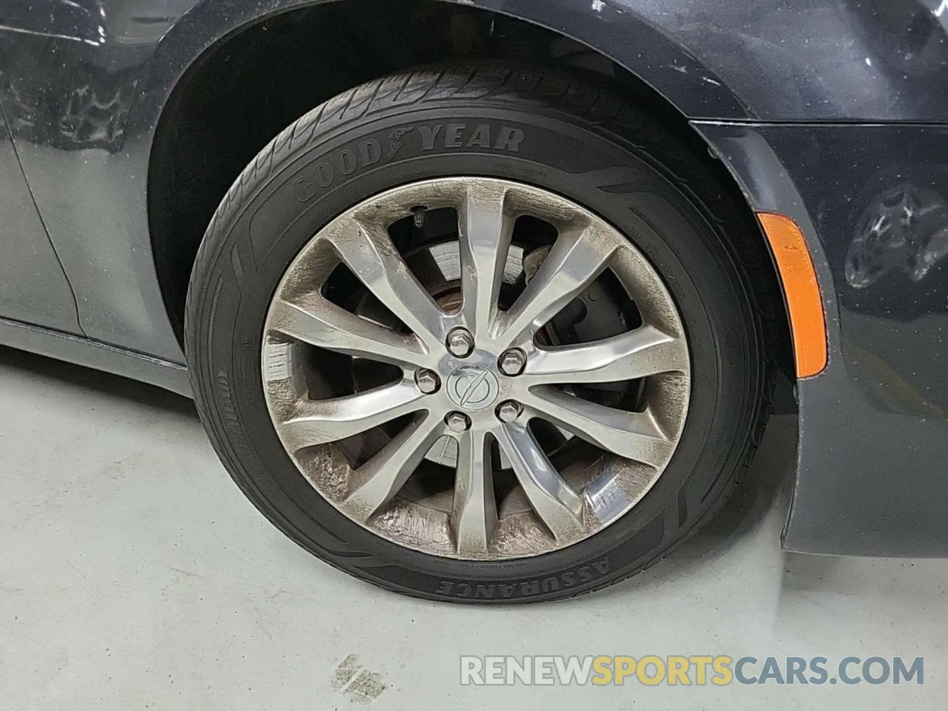 28 Photograph of a damaged car 2C3CCARG7KH556447 CHRYSLER 300 2019