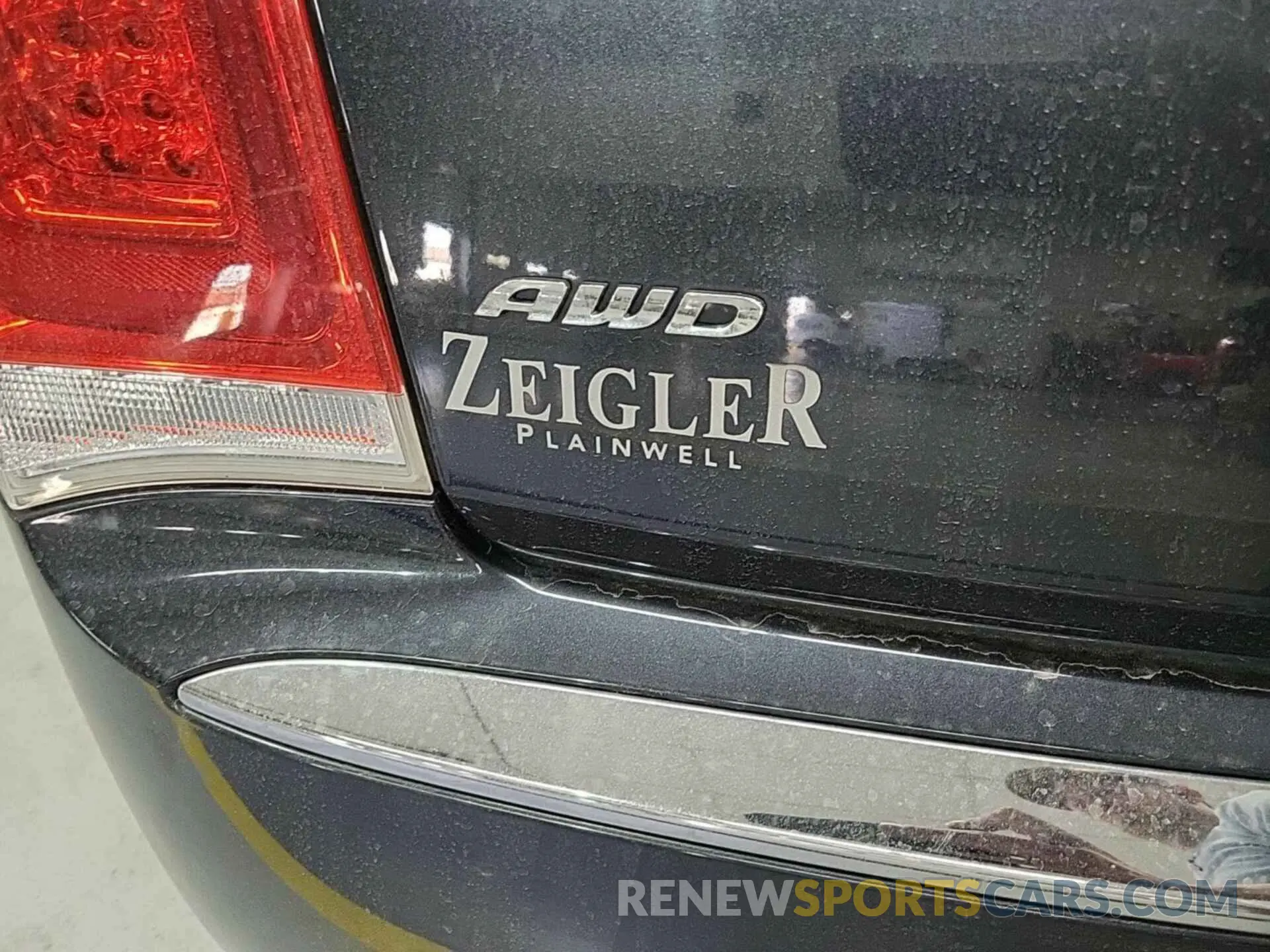 5 Photograph of a damaged car 2C3CCARG7KH556447 CHRYSLER 300 2019