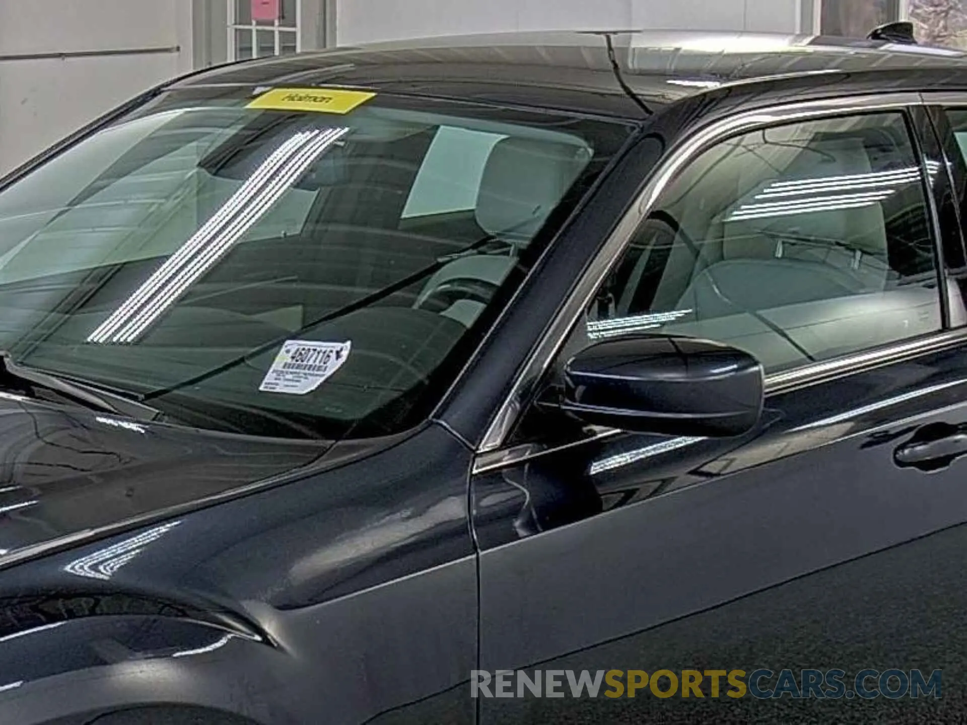 6 Photograph of a damaged car 2C3CCARG7KH556447 CHRYSLER 300 2019