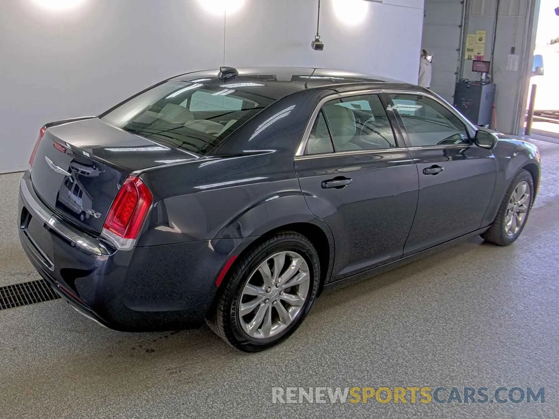 9 Photograph of a damaged car 2C3CCARG7KH556447 CHRYSLER 300 2019