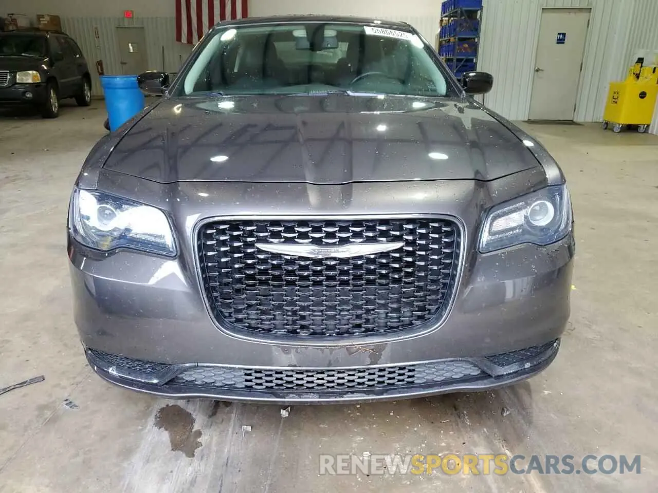 5 Photograph of a damaged car 2C3CCARG8KH602447 CHRYSLER 300 2019