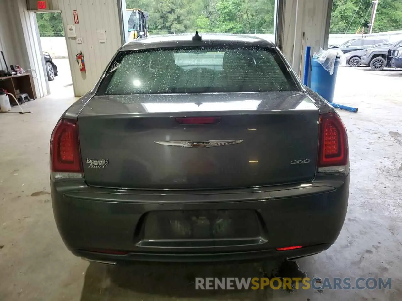 6 Photograph of a damaged car 2C3CCARG8KH602447 CHRYSLER 300 2019