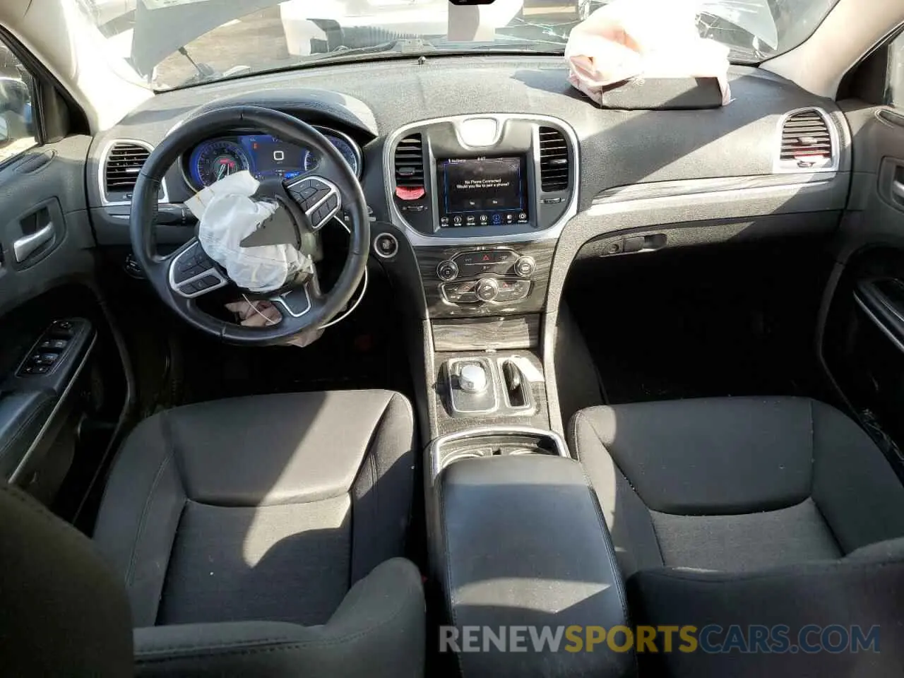 8 Photograph of a damaged car 2C3CCARG8KH602481 CHRYSLER 300 2019