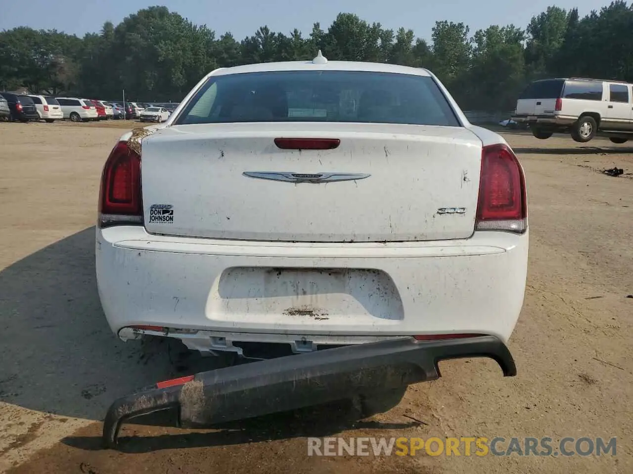 6 Photograph of a damaged car 2C3CCARG9KH560466 CHRYSLER 300 2019