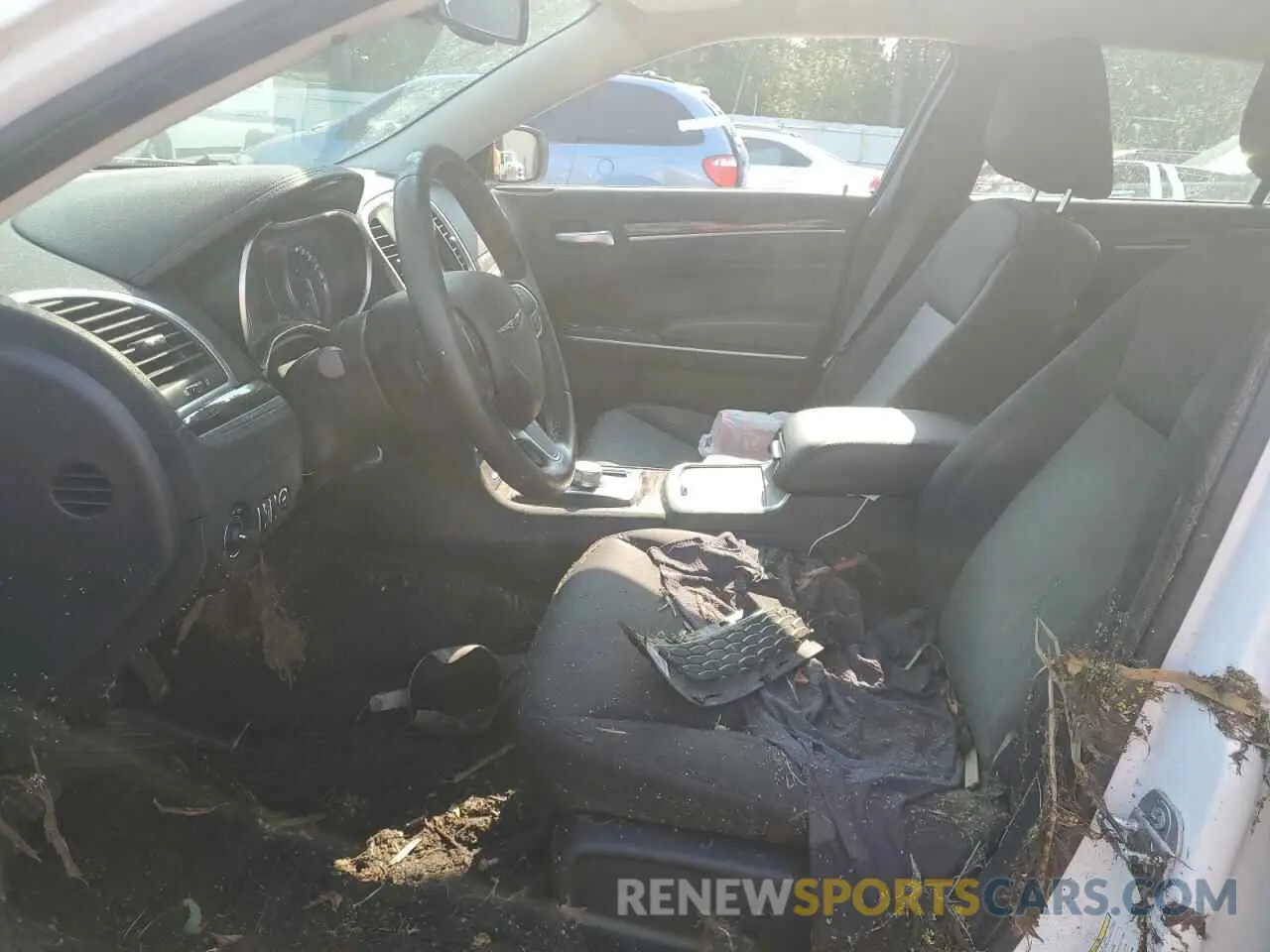 7 Photograph of a damaged car 2C3CCARG9KH560466 CHRYSLER 300 2019