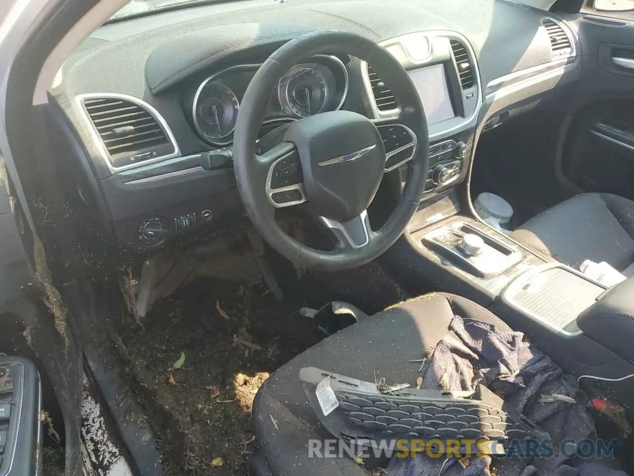 8 Photograph of a damaged car 2C3CCARG9KH560466 CHRYSLER 300 2019