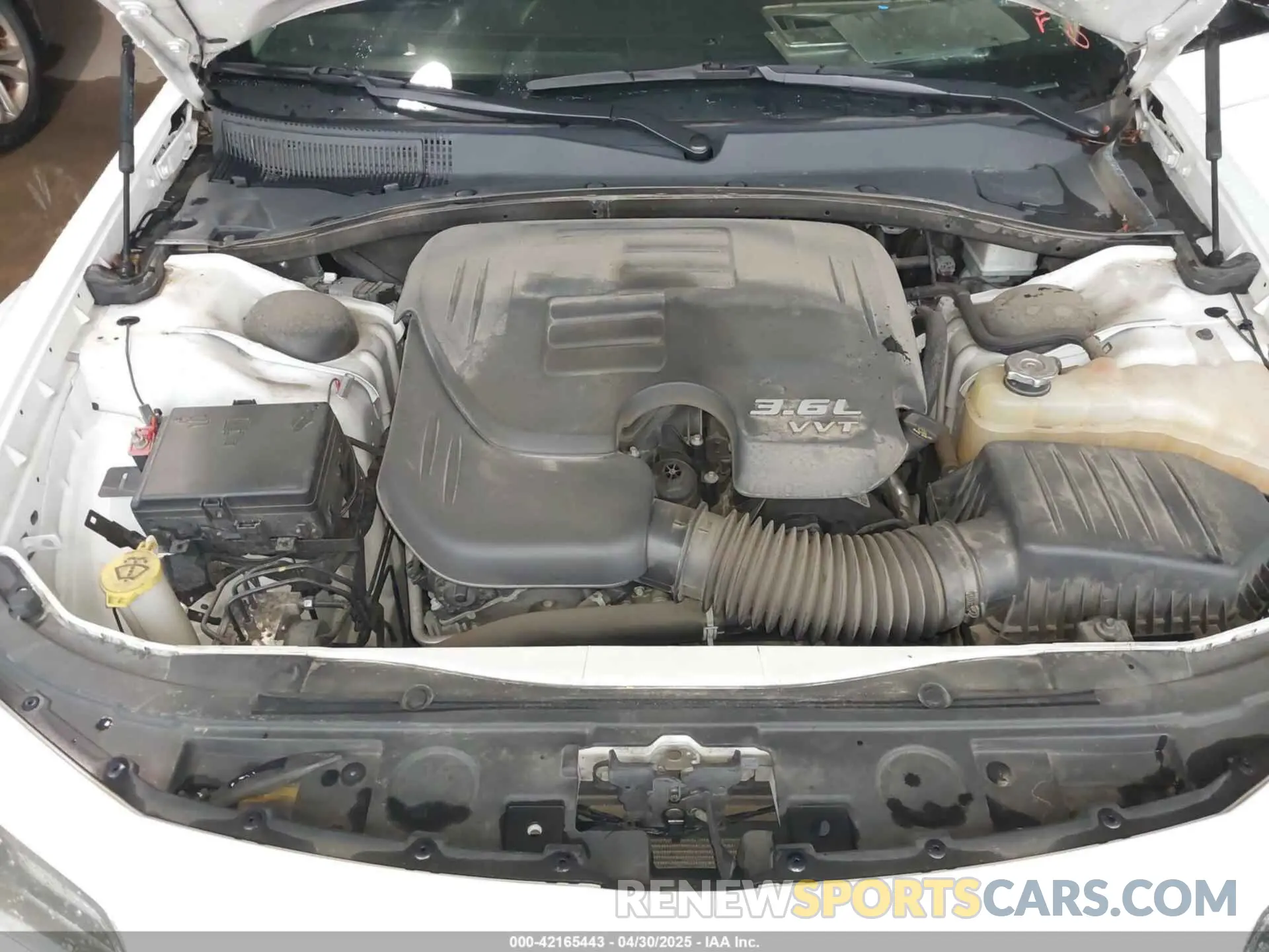 10 Photograph of a damaged car 2C3CCAAG0LH123050 CHRYSLER 300 2020