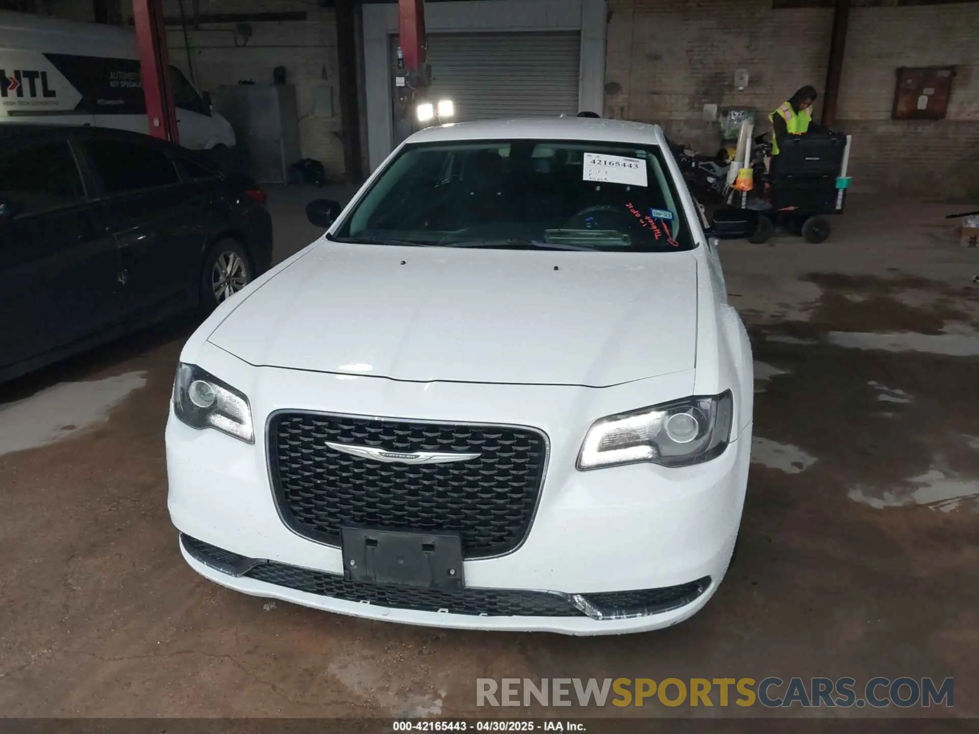 6 Photograph of a damaged car 2C3CCAAG0LH123050 CHRYSLER 300 2020