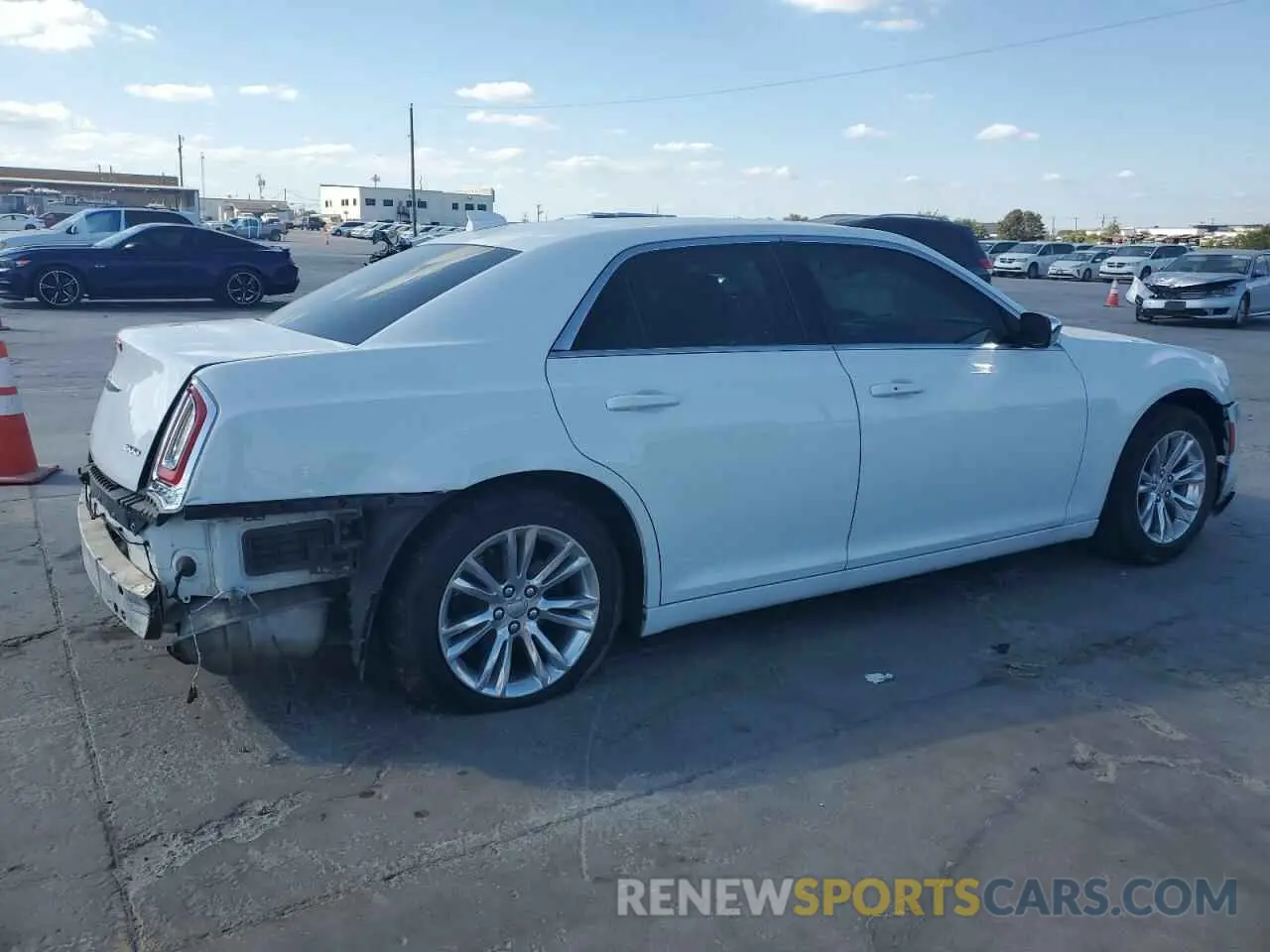 3 Photograph of a damaged car 2C3CCAAG0LH198086 CHRYSLER 300 2020
