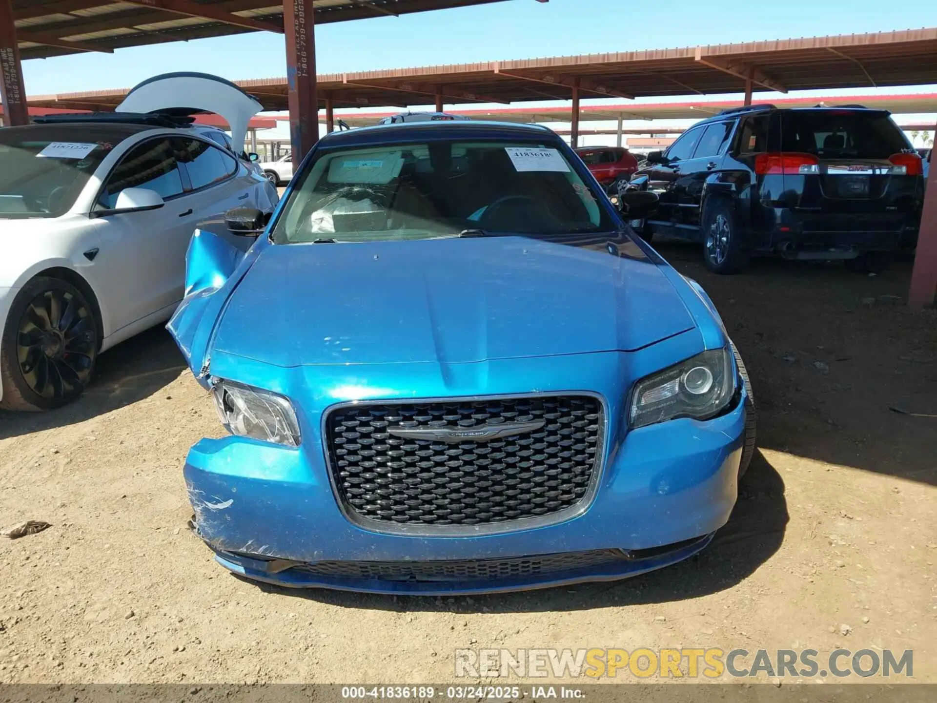 11 Photograph of a damaged car 2C3CCAAG0LH239333 CHRYSLER 300 2020