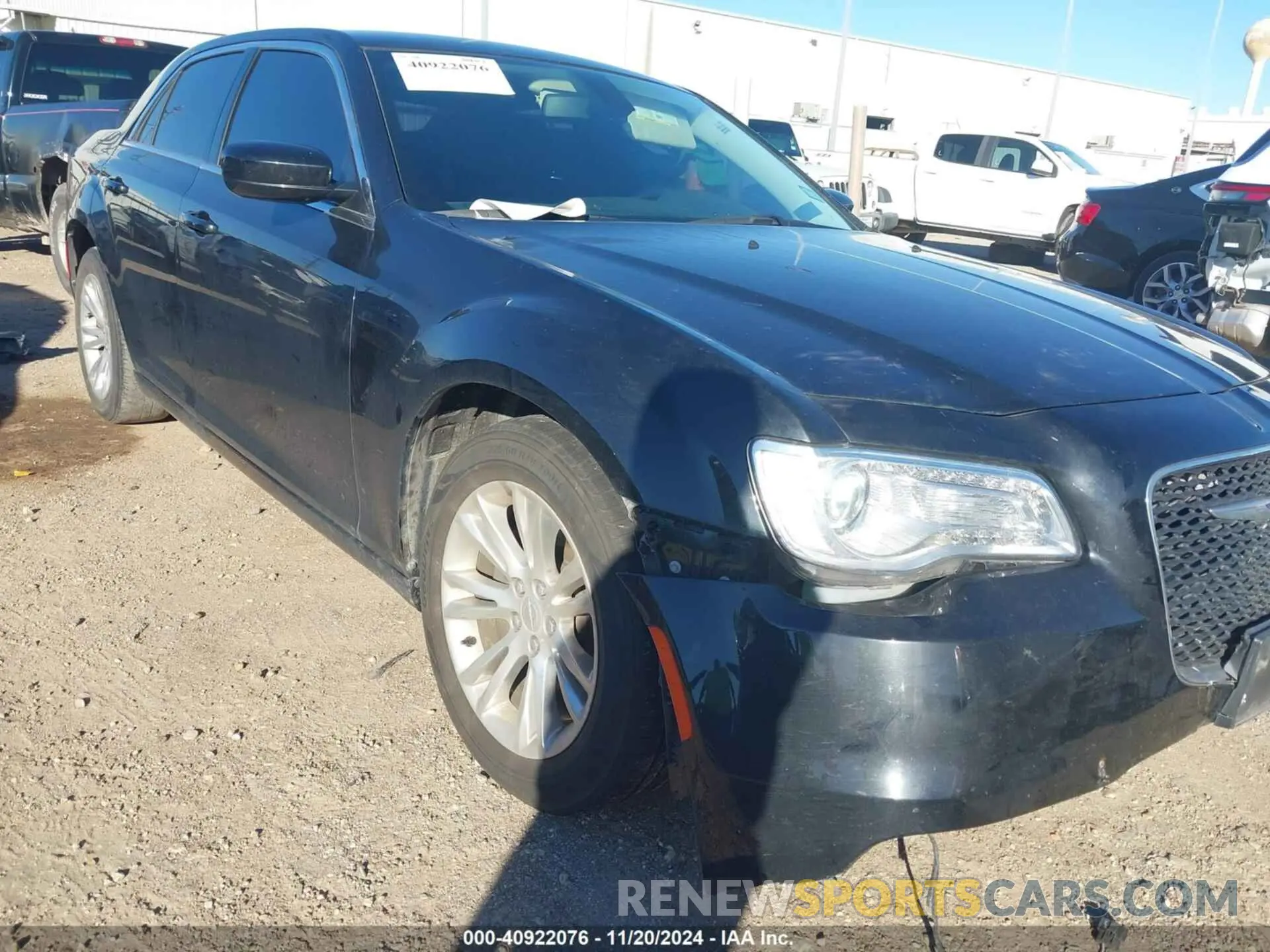 18 Photograph of a damaged car 2C3CCAAG1LH115815 CHRYSLER 300 2020
