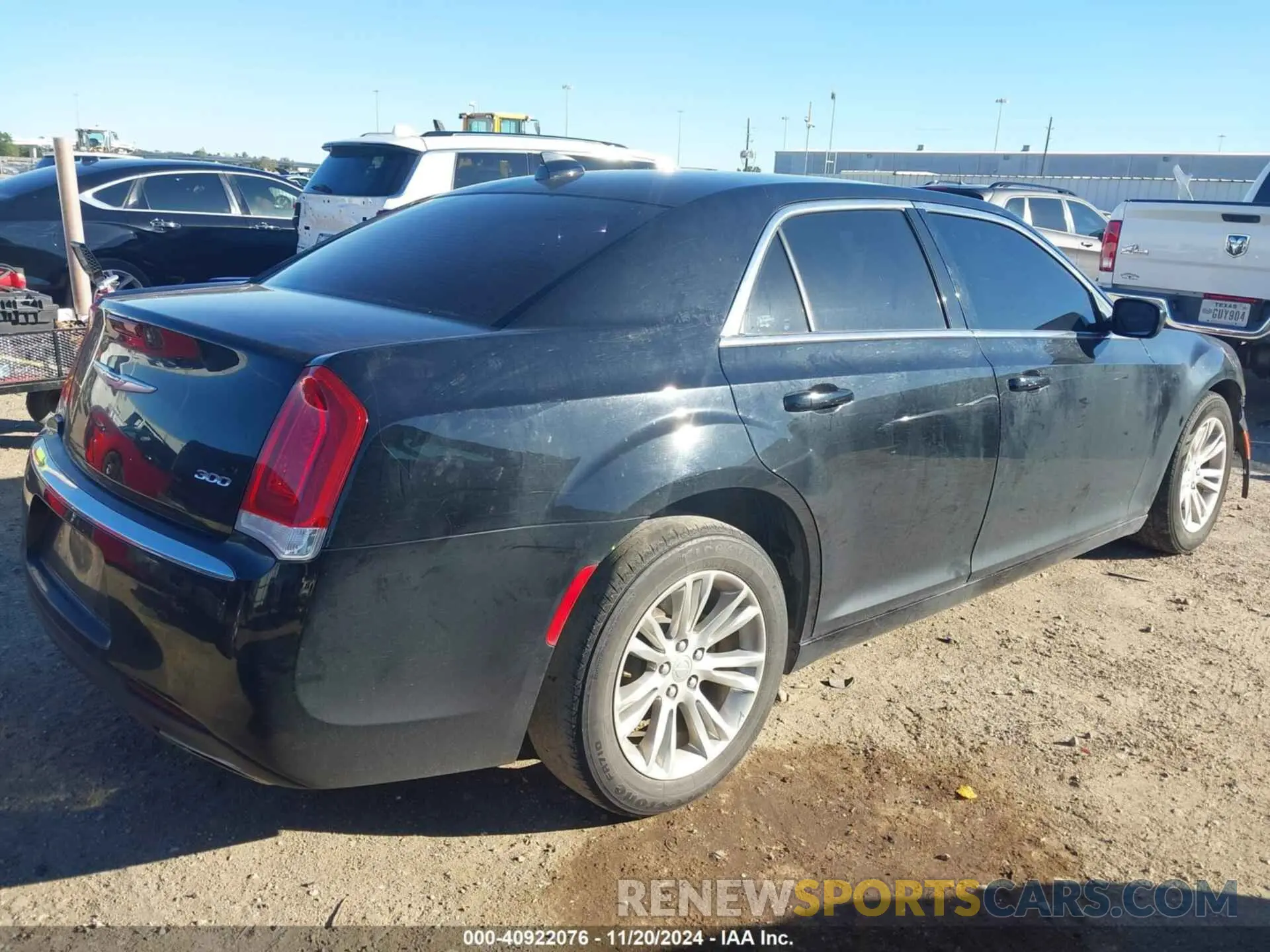 4 Photograph of a damaged car 2C3CCAAG1LH115815 CHRYSLER 300 2020