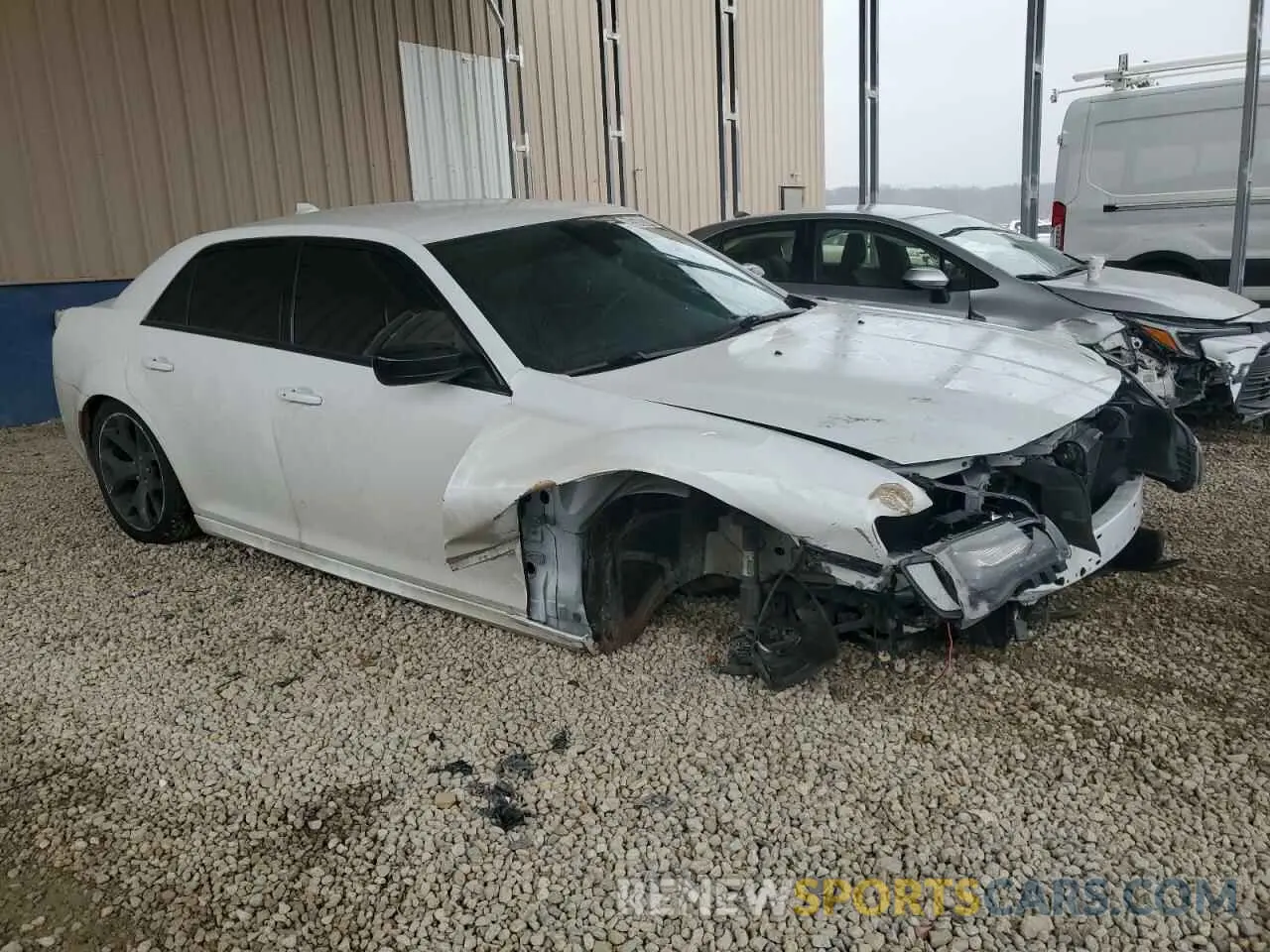 4 Photograph of a damaged car 2C3CCAAG5LH225587 CHRYSLER 300 2020