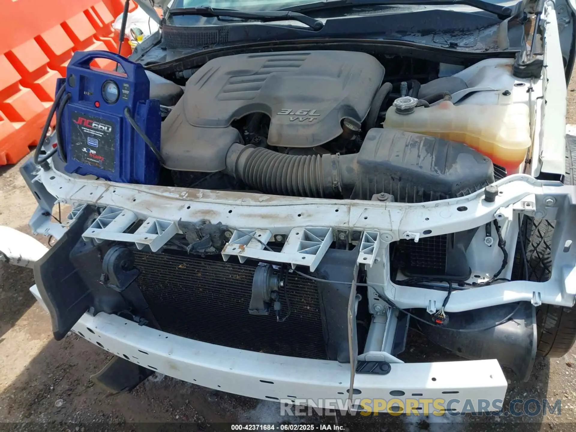 10 Photograph of a damaged car 2C3CCAAG7LH123045 CHRYSLER 300 2020