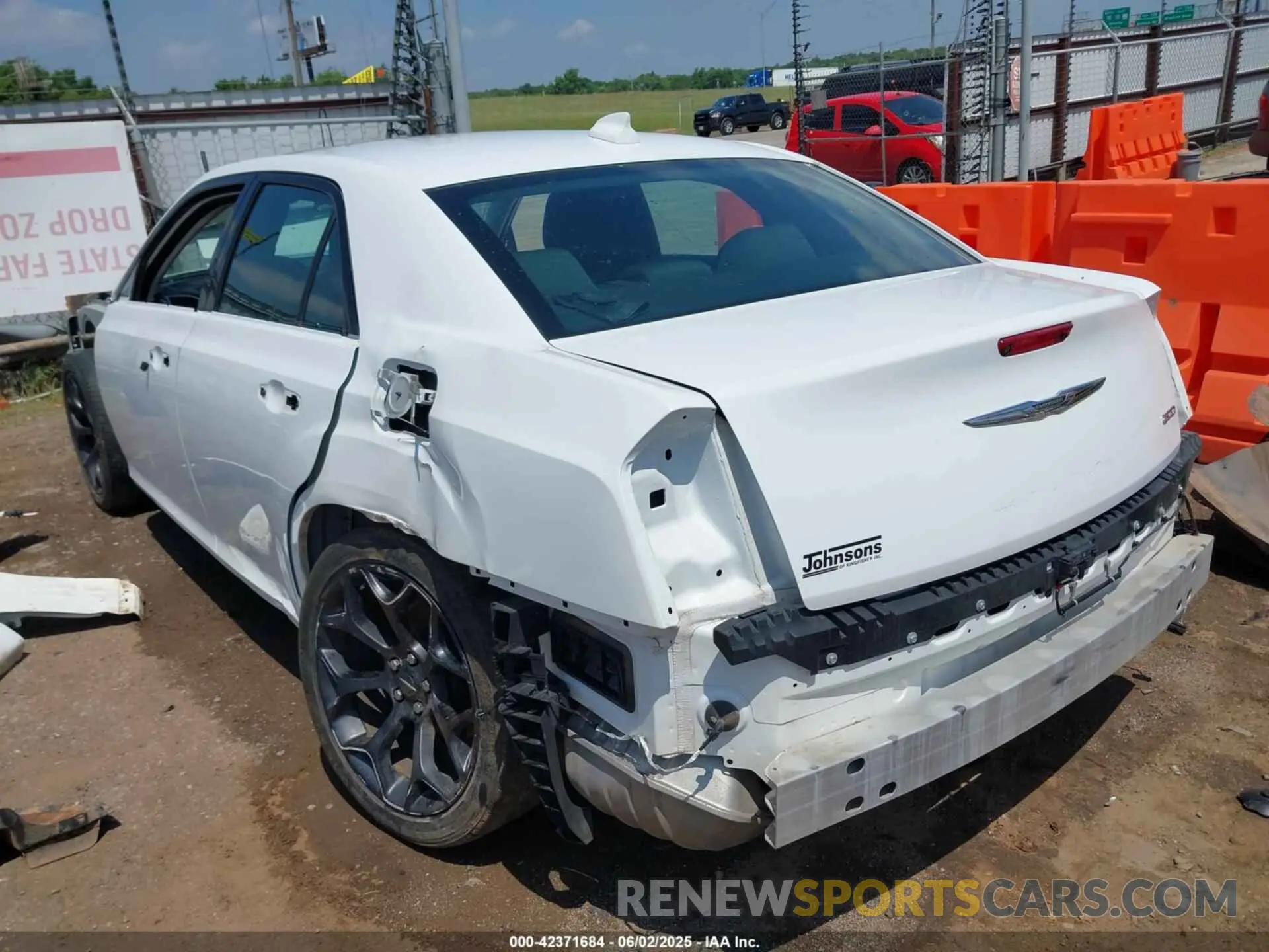 3 Photograph of a damaged car 2C3CCAAG7LH123045 CHRYSLER 300 2020