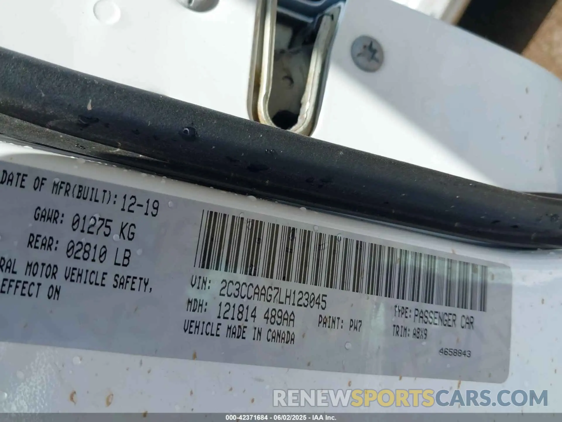 9 Photograph of a damaged car 2C3CCAAG7LH123045 CHRYSLER 300 2020