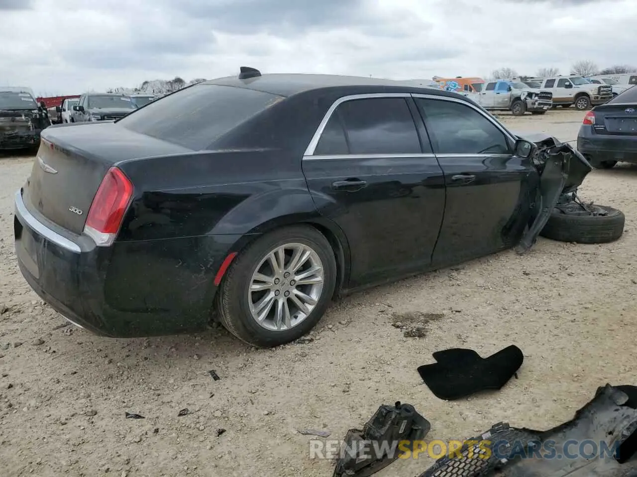 3 Photograph of a damaged car 2C3CCAAG7LH168633 CHRYSLER 300 2020