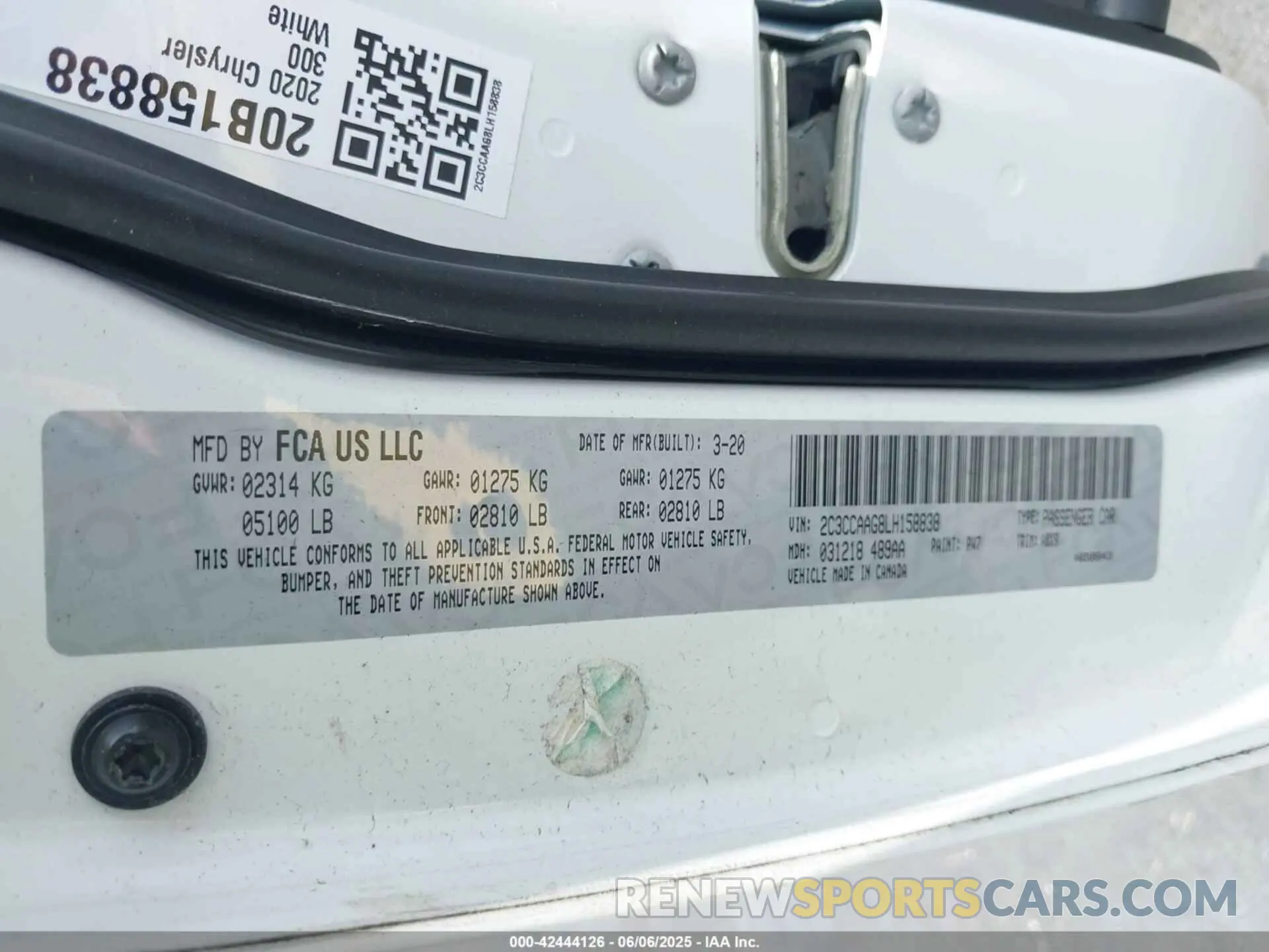 9 Photograph of a damaged car 2C3CCAAG8LH158838 CHRYSLER 300 2020