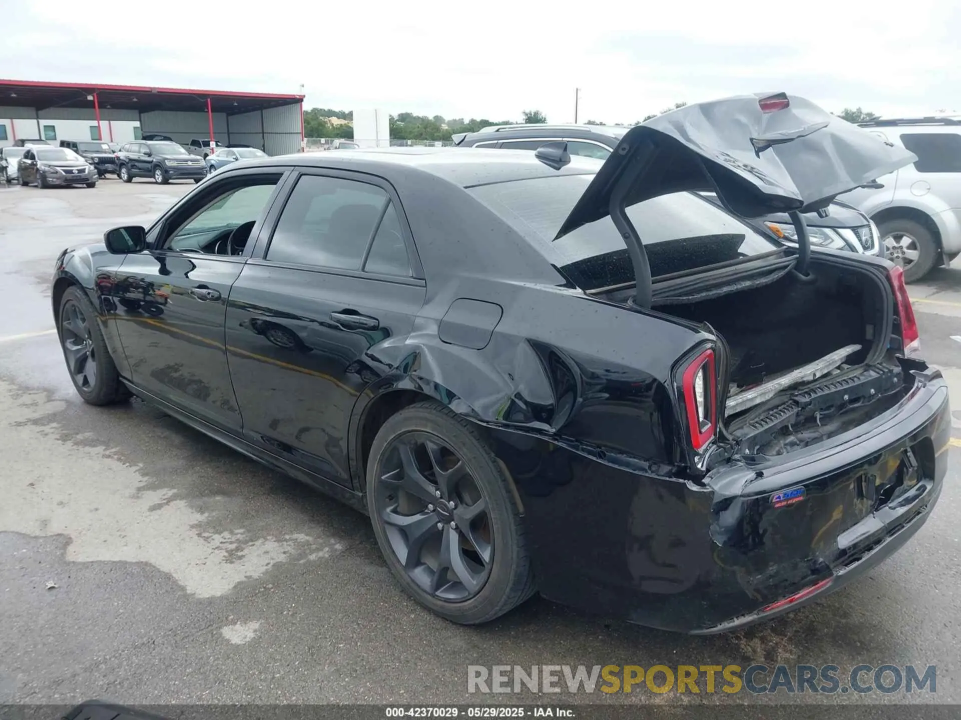 3 Photograph of a damaged car 2C3CCAAG8LH233604 CHRYSLER 300 2020