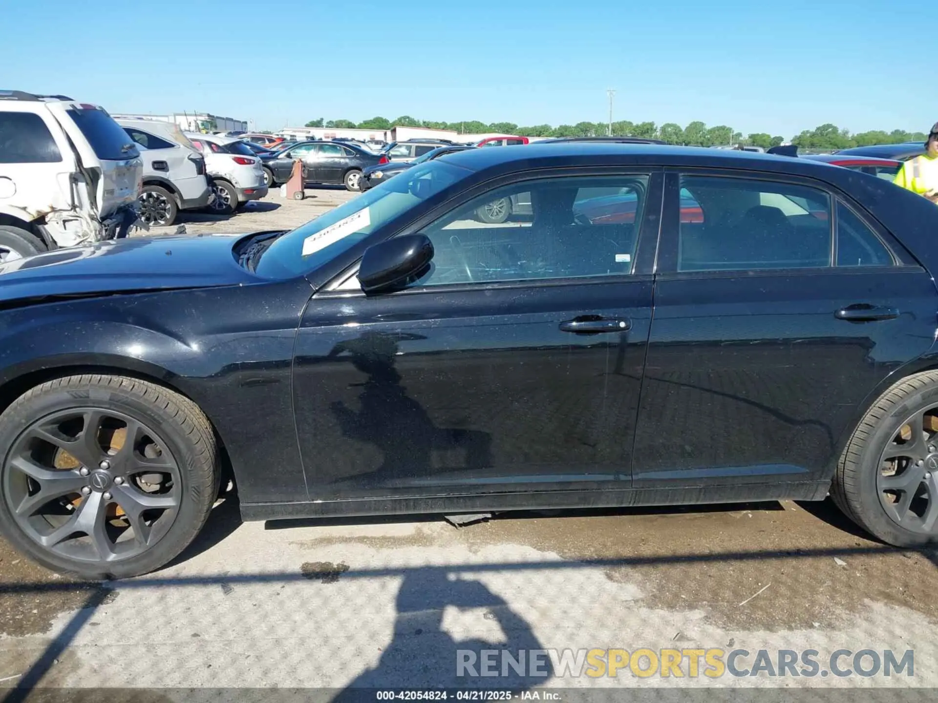 14 Photograph of a damaged car 2C3CCAAG8LH234610 CHRYSLER 300 2020