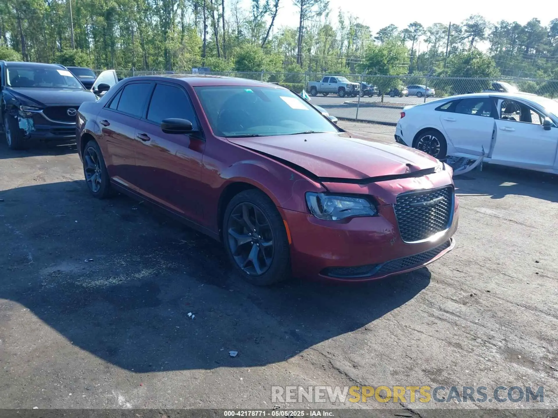 1 Photograph of a damaged car 2C3CCAAG9LH172585 CHRYSLER 300 2020