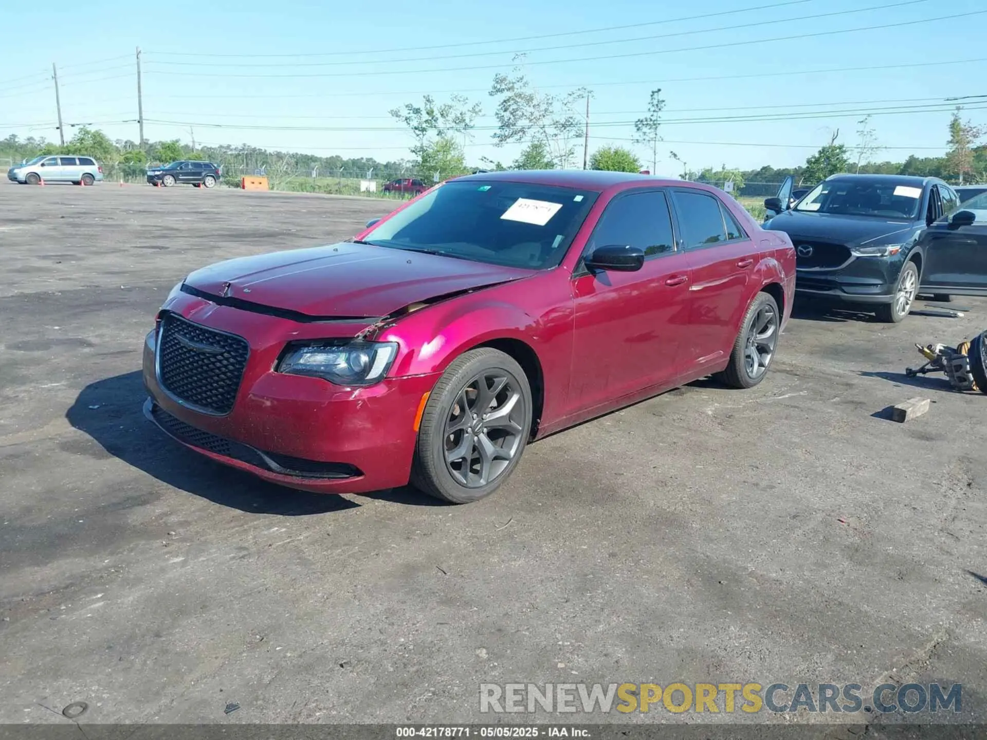2 Photograph of a damaged car 2C3CCAAG9LH172585 CHRYSLER 300 2020