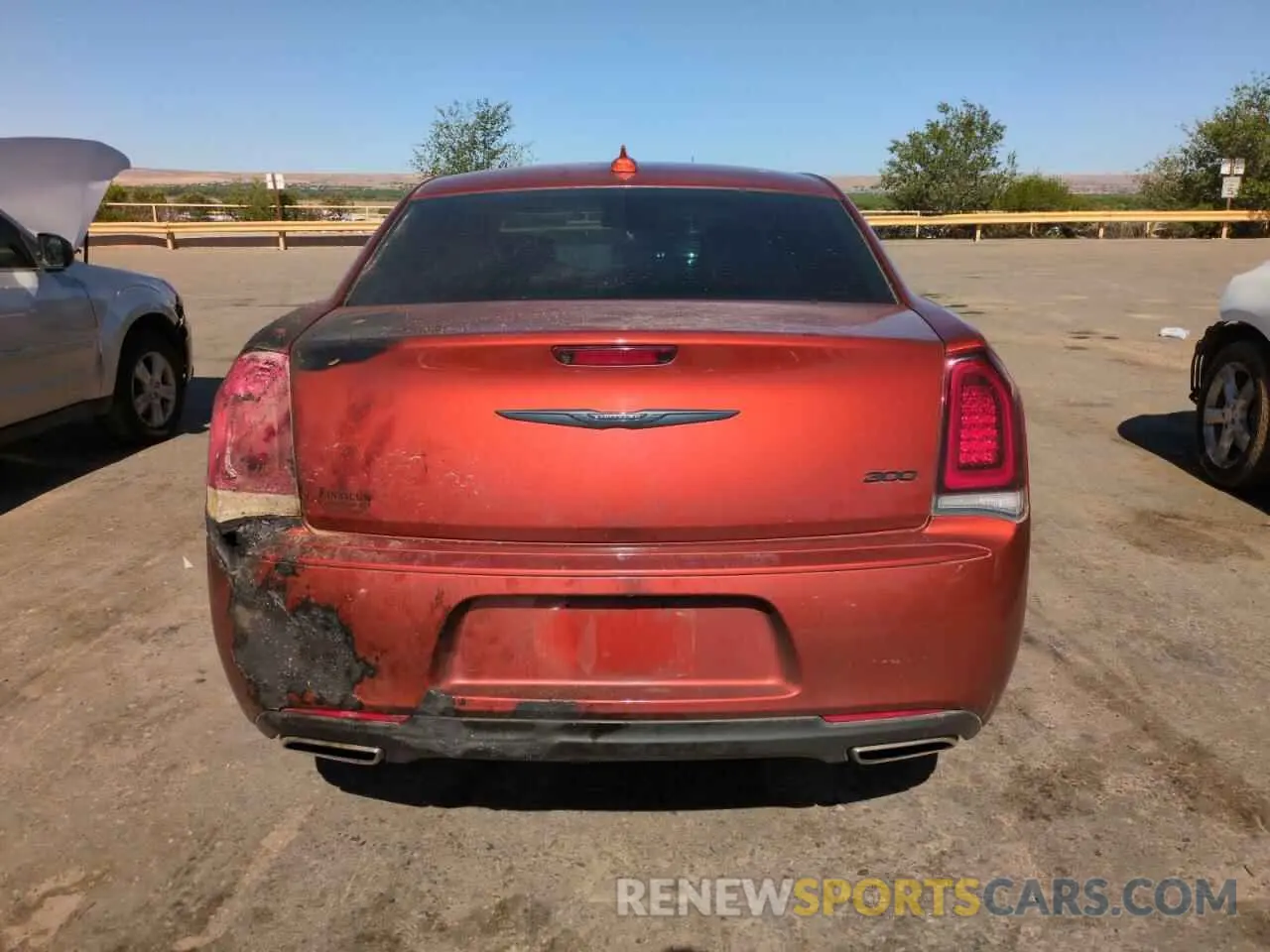 6 Photograph of a damaged car 2C3CCAAG9LH175566 CHRYSLER 300 2020