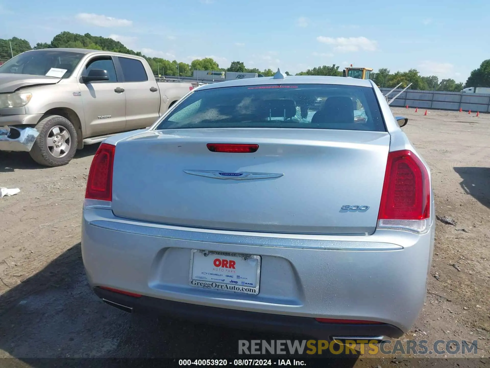 16 Photograph of a damaged car 2C3CCAAG9LH239296 CHRYSLER 300 2020