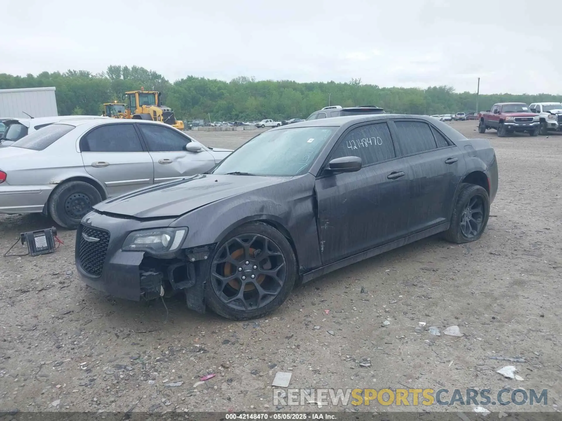 2 Photograph of a damaged car 2C3CCABG3LH131397 CHRYSLER 300 2020