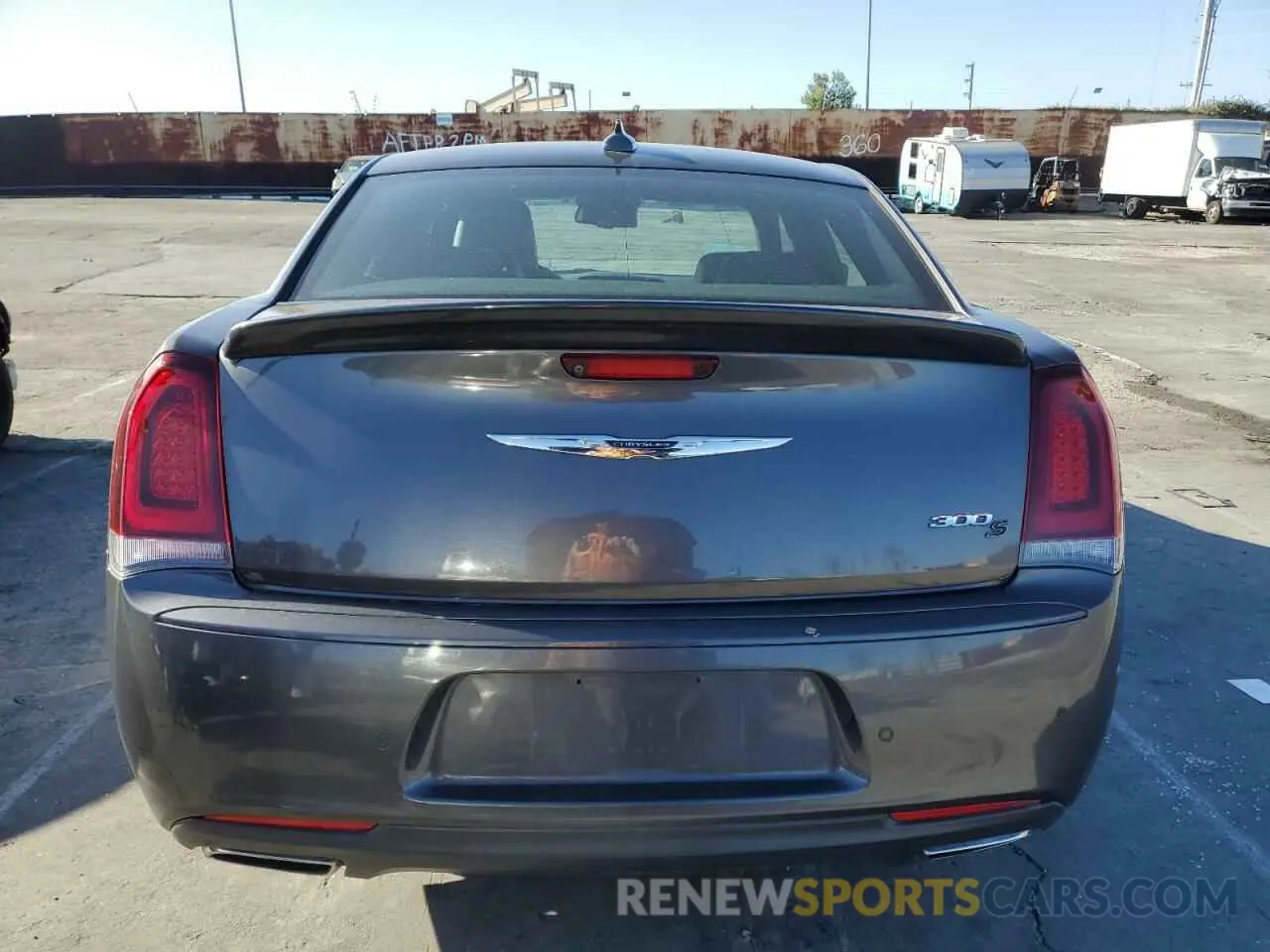 6 Photograph of a damaged car 2C3CCABG3LH158907 CHRYSLER 300 2020