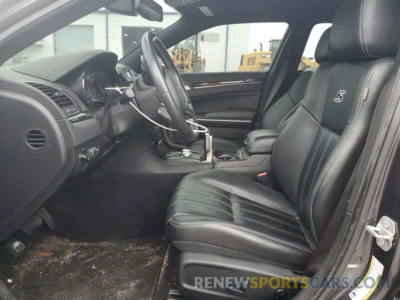 7 Photograph of a damaged car 2C3CCABG3LH209256 CHRYSLER 300 2020