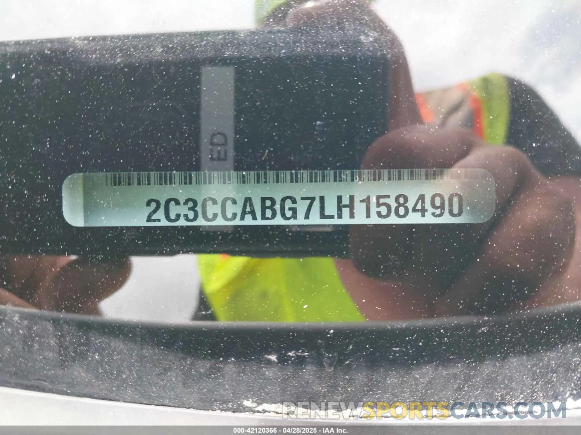 9 Photograph of a damaged car 2C3CCABG7LH158490 CHRYSLER 300 2020