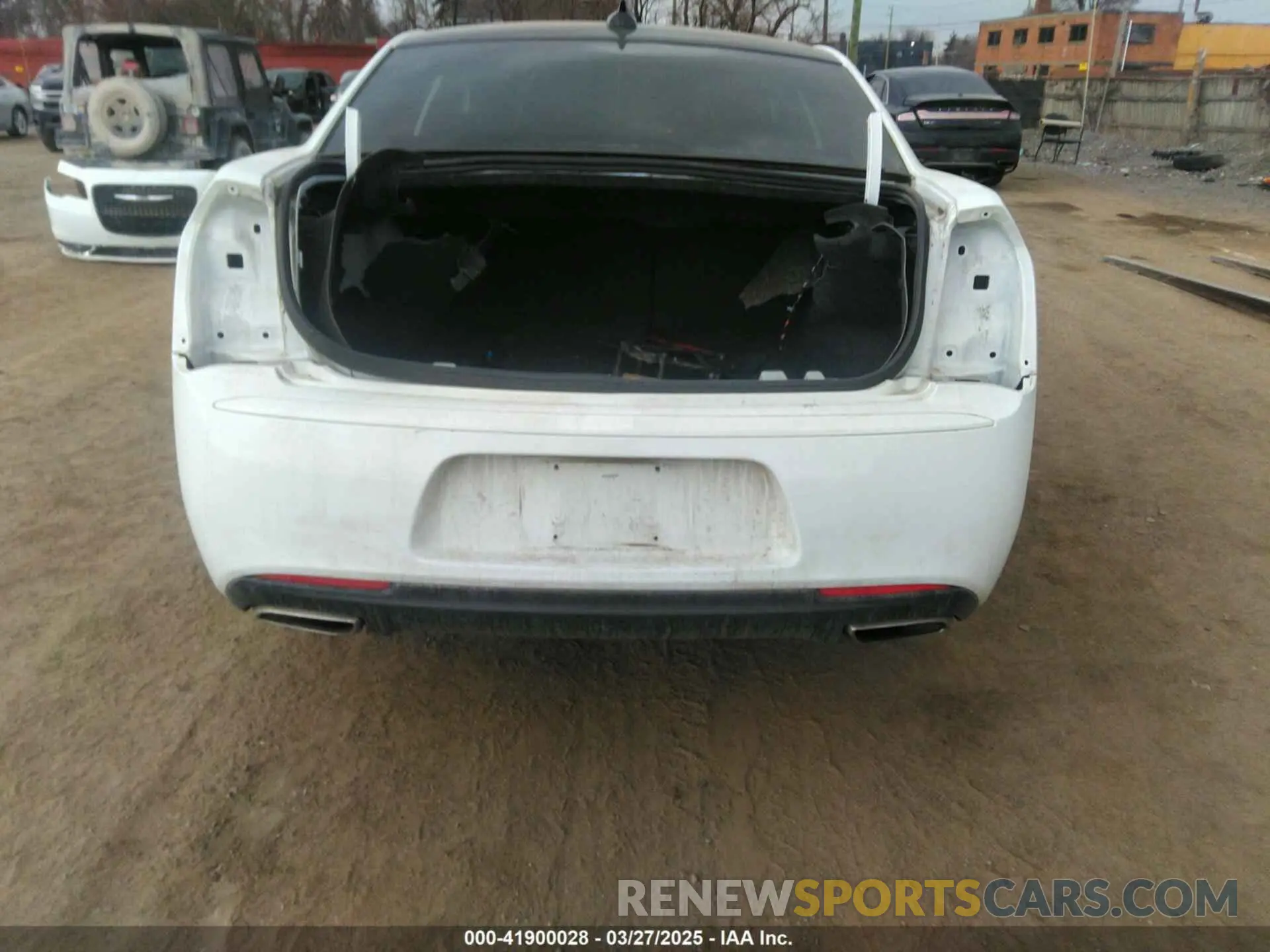 15 Photograph of a damaged car 2C3CCABG8LH141763 CHRYSLER 300 2020