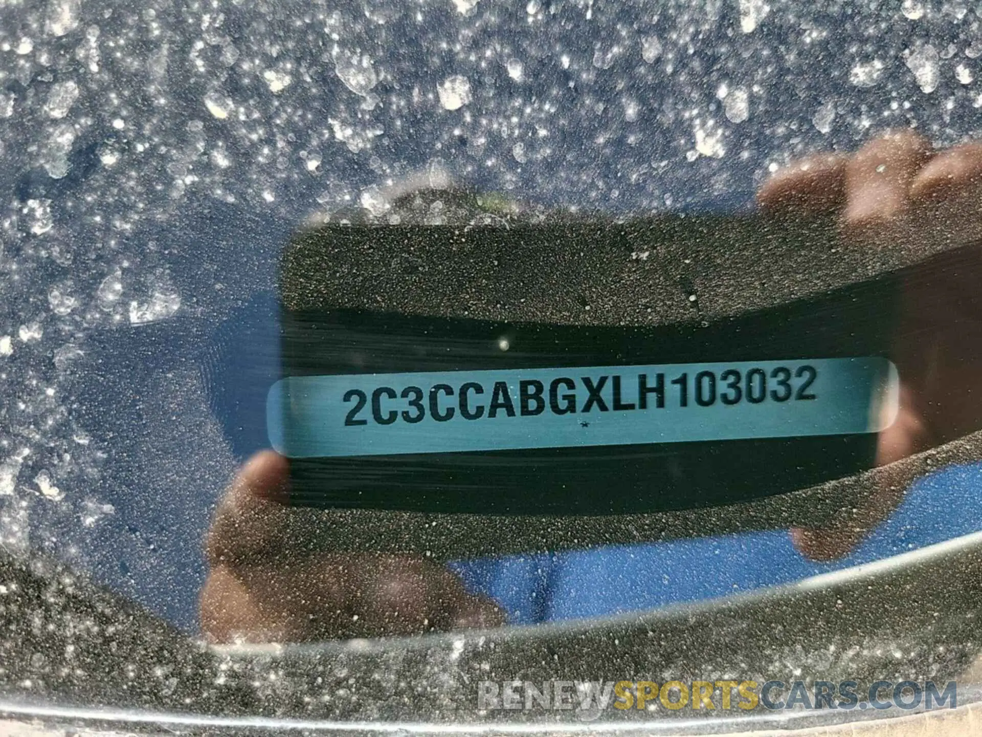 8 Photograph of a damaged car 2C3CCABGXLH103032 CHRYSLER 300 2020
