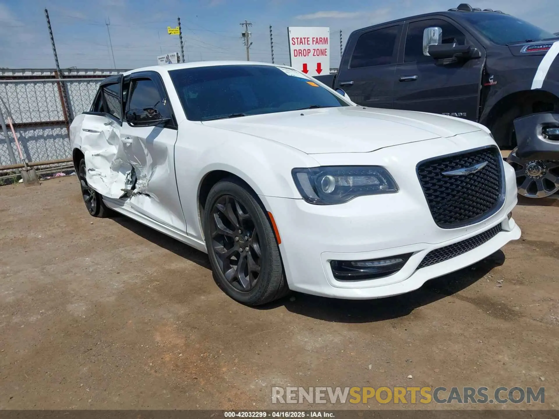 1 Photograph of a damaged car 2C3CCABT9LH168564 CHRYSLER 300 2020