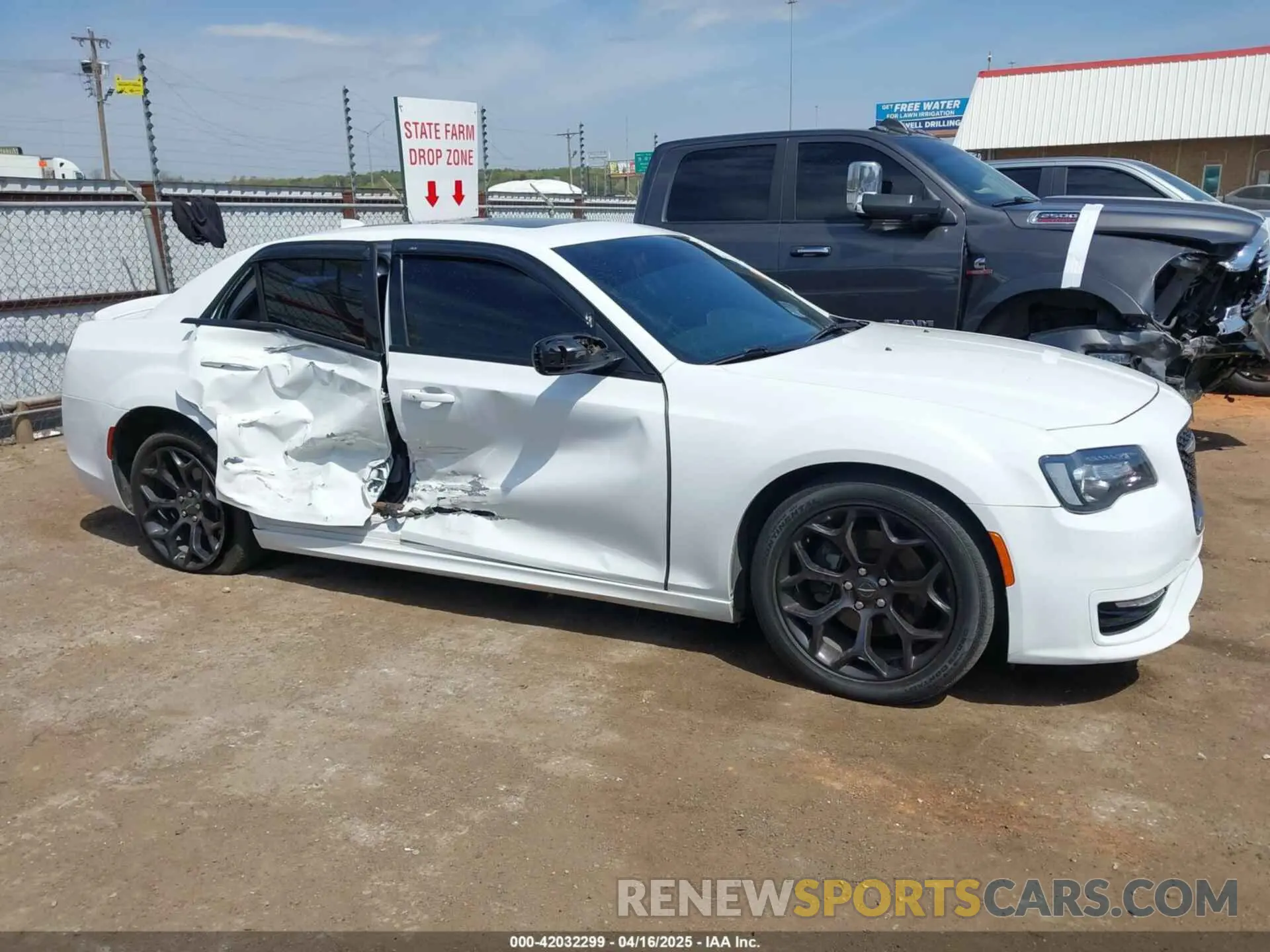 13 Photograph of a damaged car 2C3CCABT9LH168564 CHRYSLER 300 2020