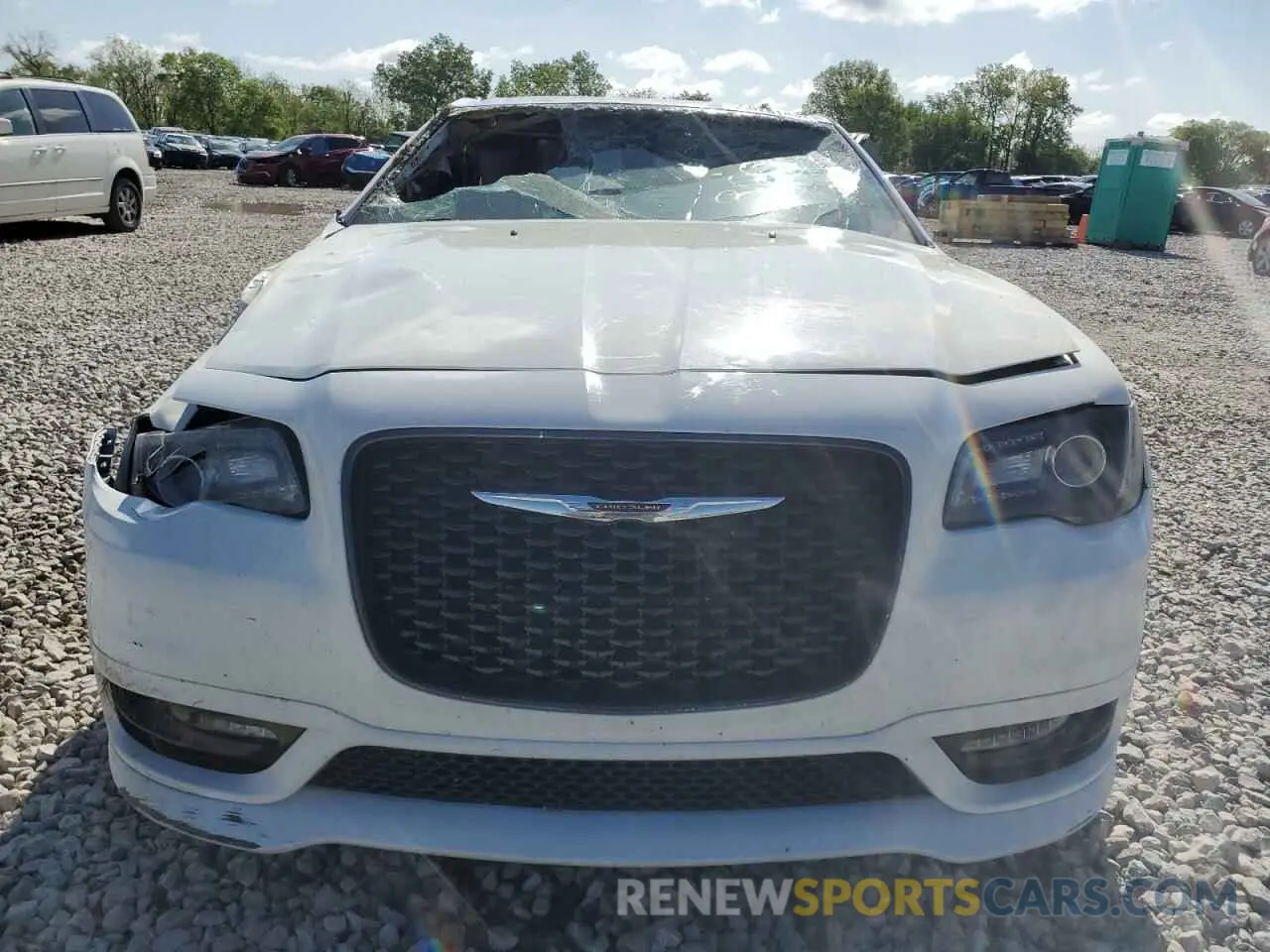 5 Photograph of a damaged car 2C3CCABTXLH145889 CHRYSLER 300 2020