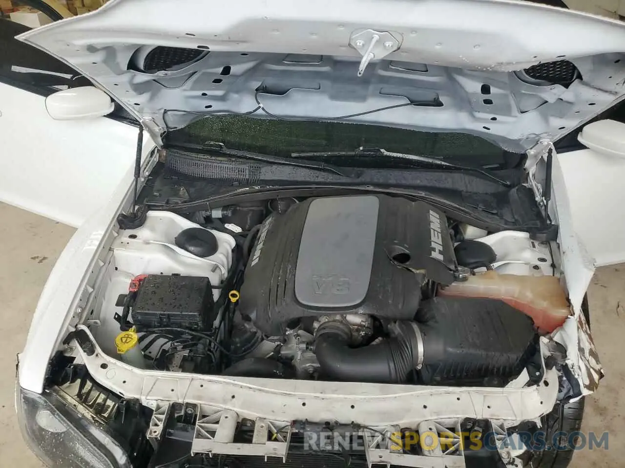 11 Photograph of a damaged car 2C3CCABTXLH239089 CHRYSLER 300 2020